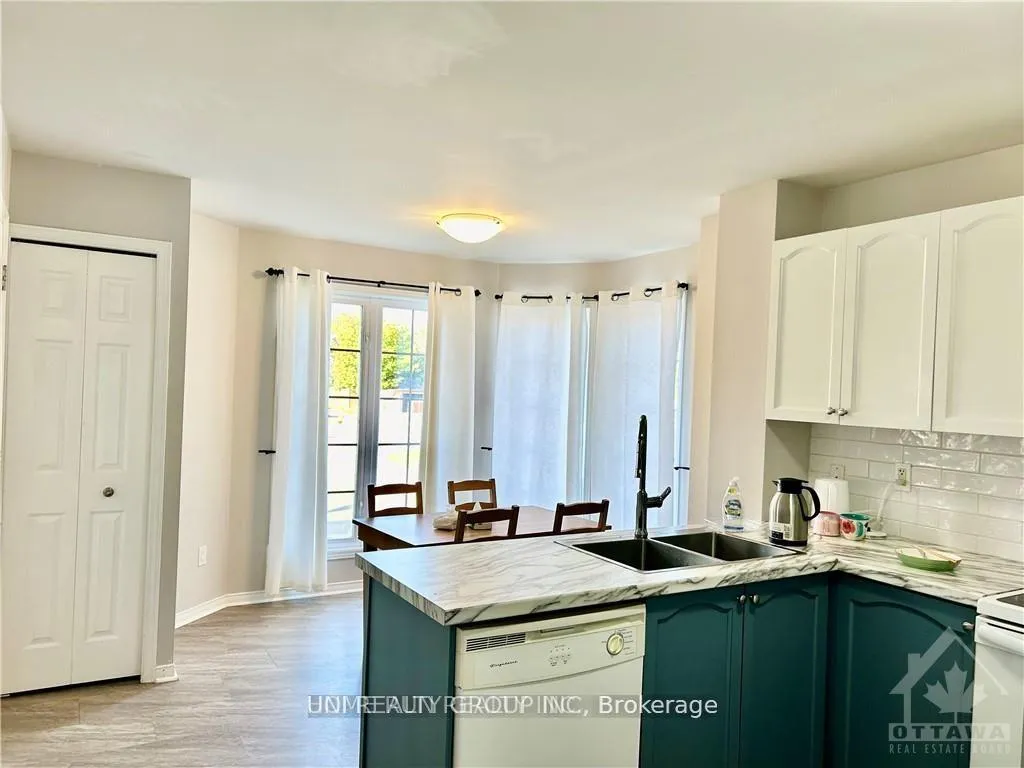 Photo 5 of 840 Longfields Drive, Ottawa, Barrhaven - Longfields — HOMEH