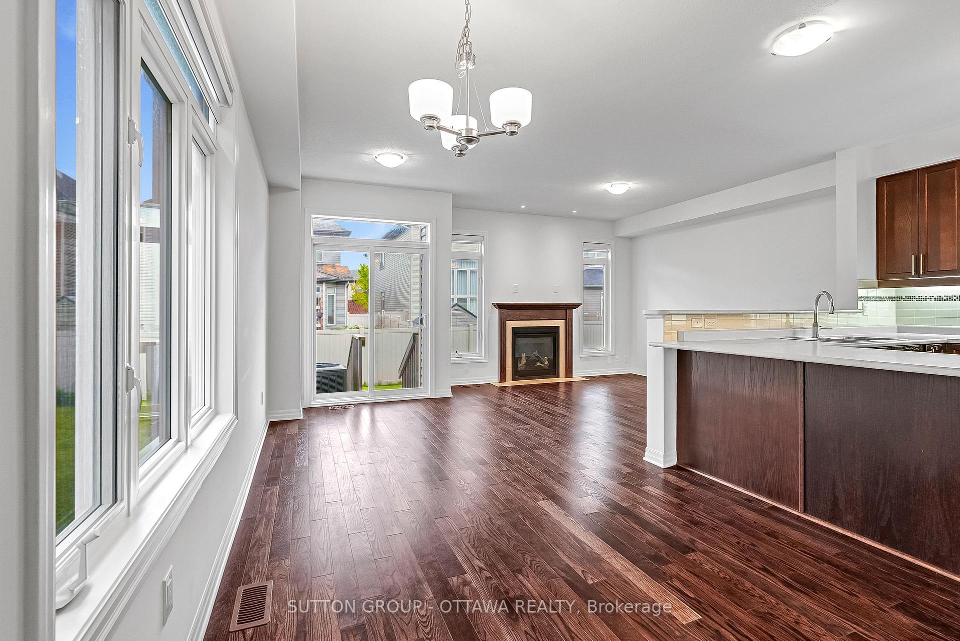 Photo 11 of 1036 Cobble Hill Drive, Ottawa, Barrhaven - Cedargrove/Fraserdale — HOMEH
