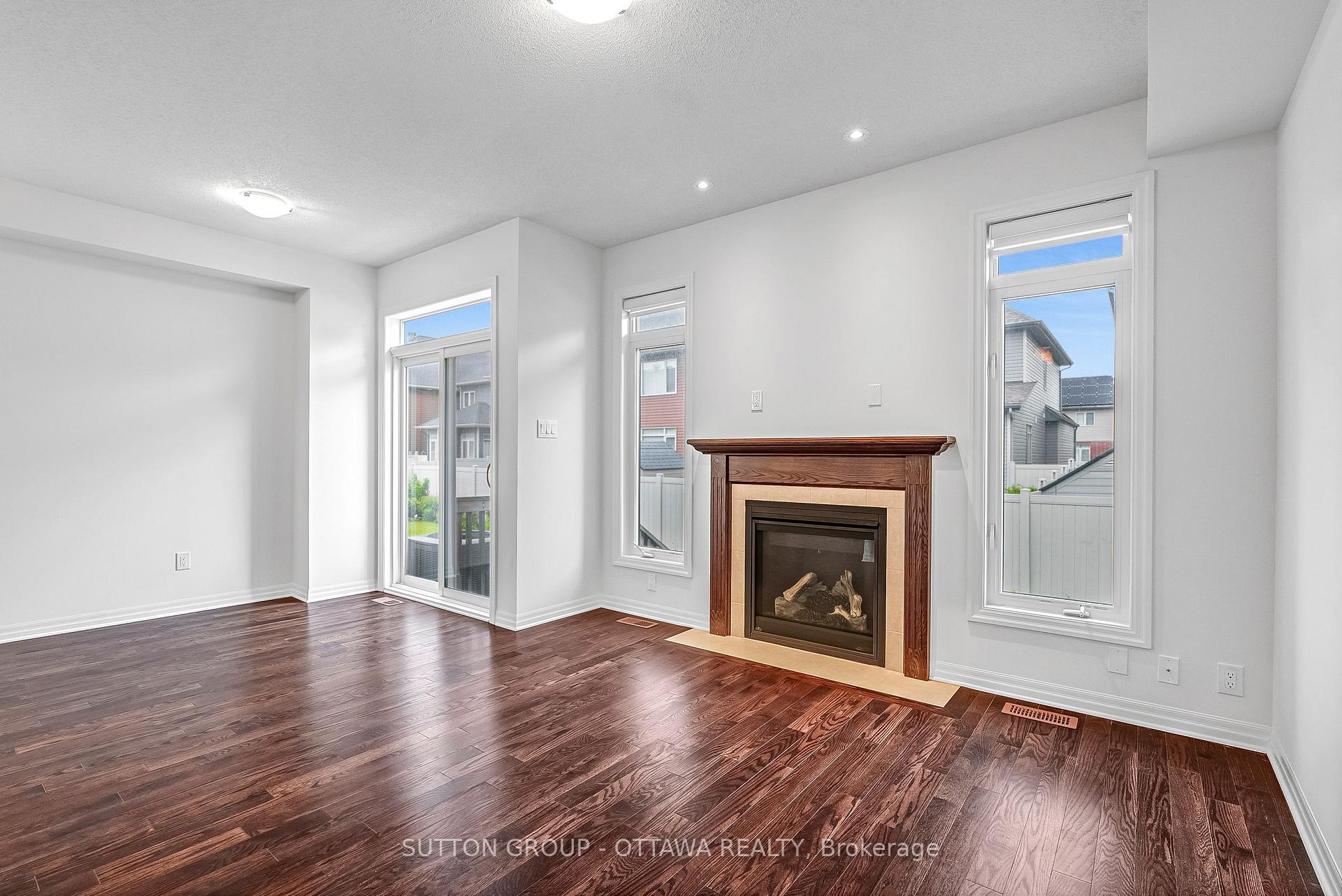 Photo 14 of 1036 Cobble Hill Drive, Ottawa, Barrhaven - Cedargrove/Fraserdale — HOMEH
