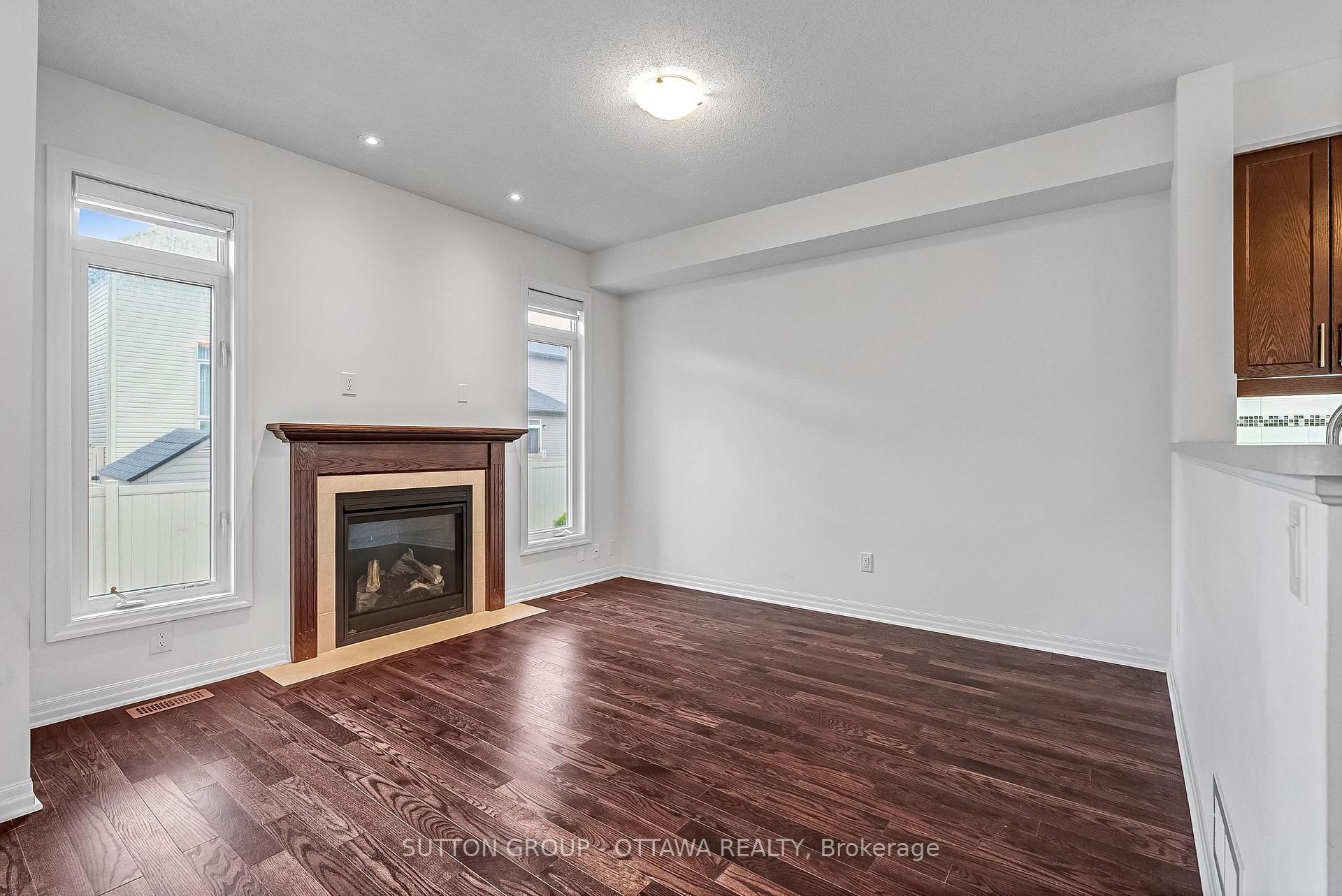 Photo 15 of 1036 Cobble Hill Drive, Ottawa, Barrhaven - Cedargrove/Fraserdale — HOMEH