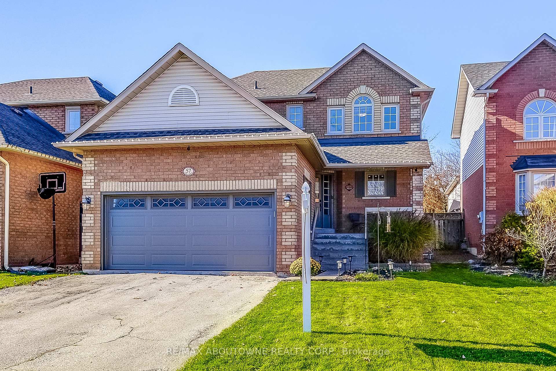 Photo 1 of 57 Niska Drive, Hamilton, Waterdown — HOMEH