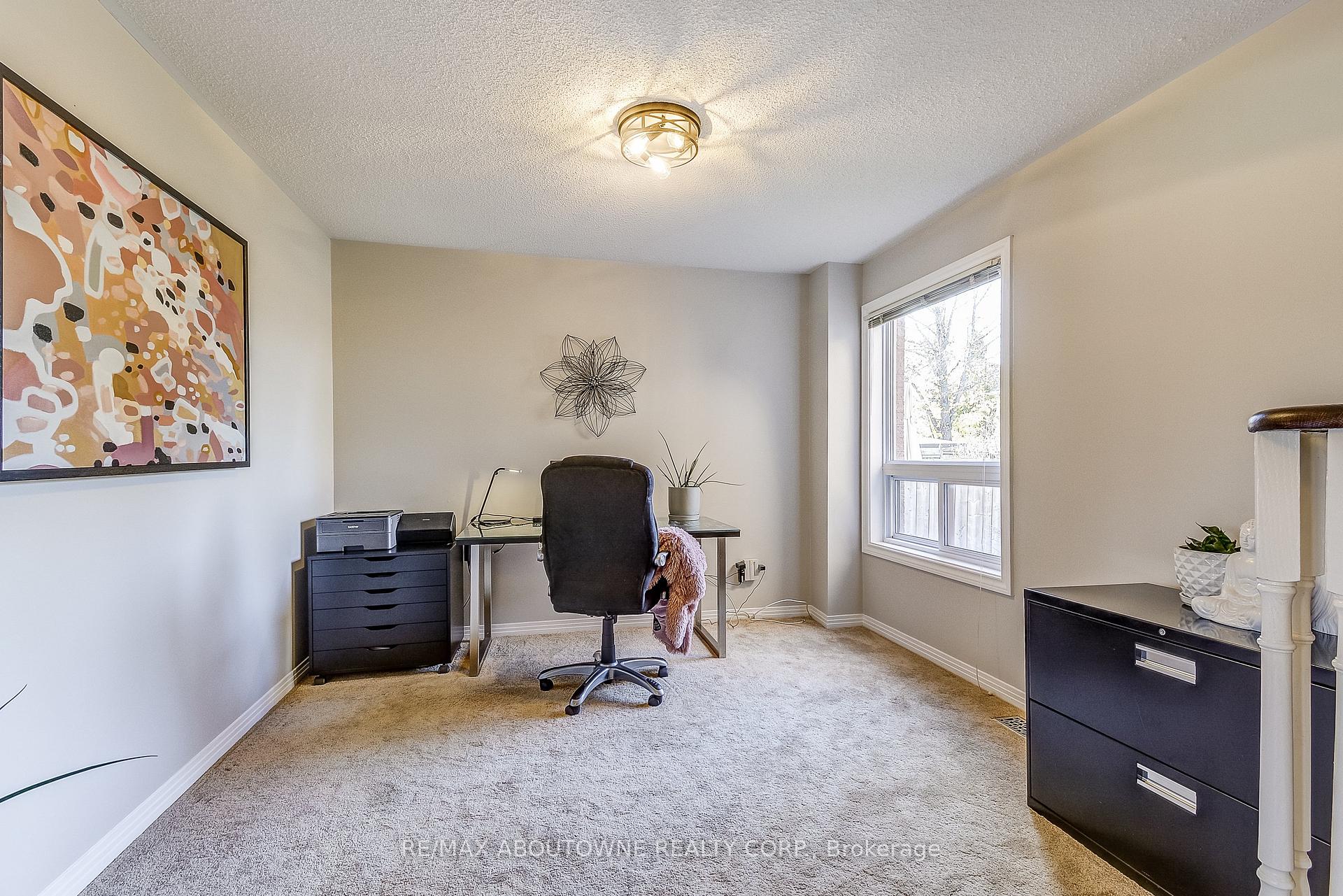 Photo 11 of 57 Niska Drive, Hamilton, Waterdown — HOMEH
