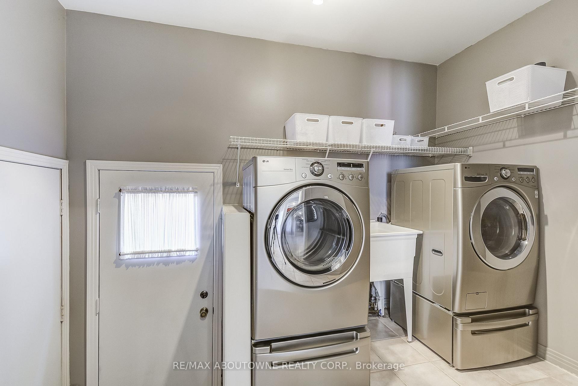 Photo 13 of 57 Niska Drive, Hamilton, Waterdown — HOMEH