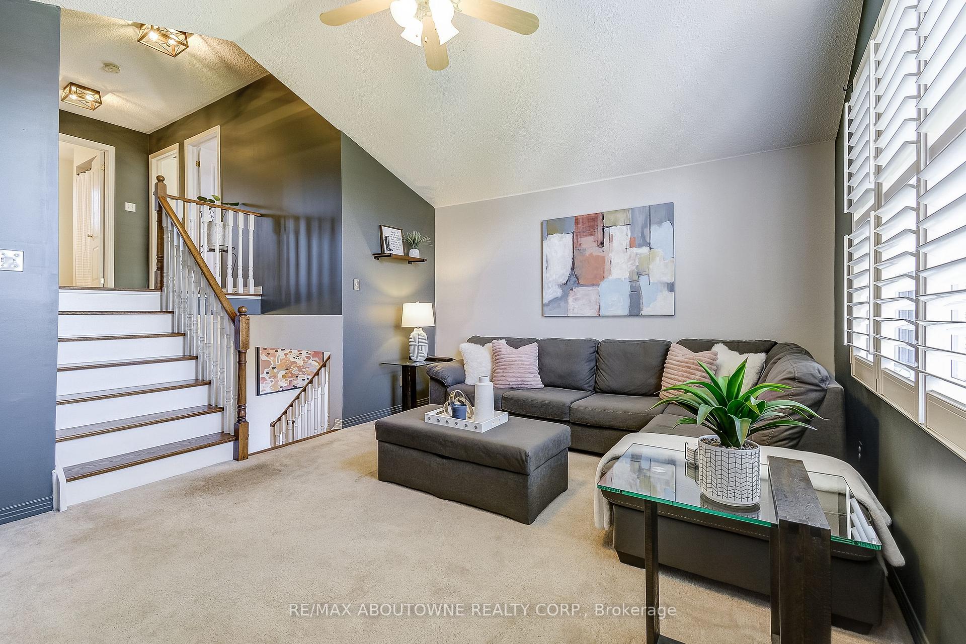 Photo 16 of 57 Niska Drive, Hamilton, Waterdown — HOMEH