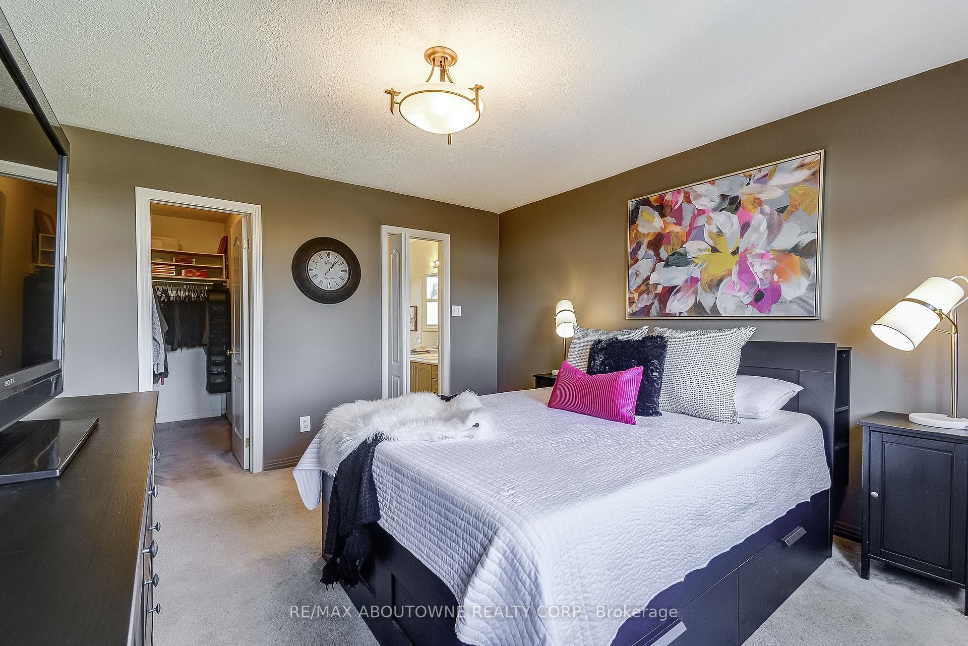 Photo 20 of 57 Niska Drive, Hamilton, Waterdown — HOMEH
