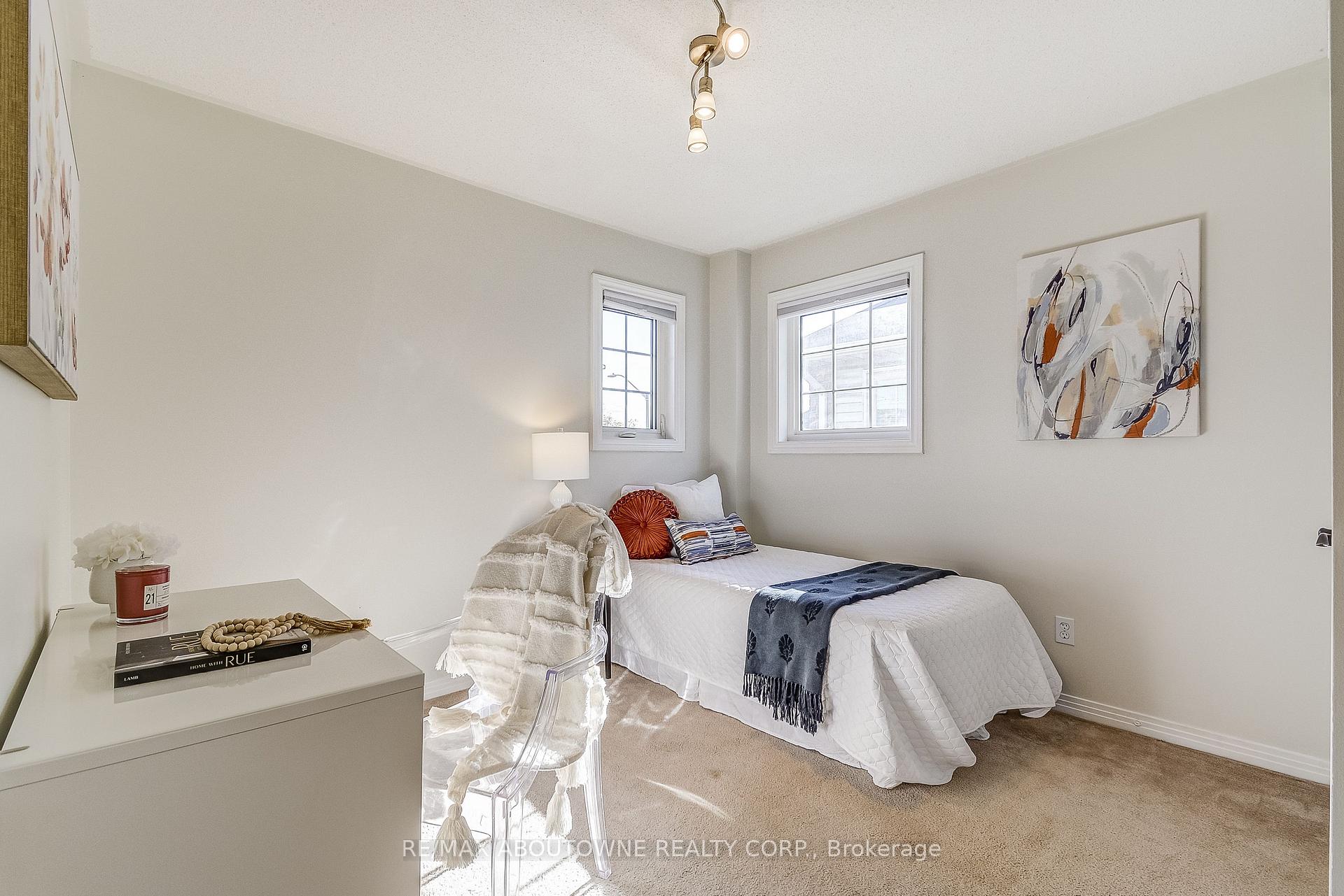 Photo 23 of 57 Niska Drive, Hamilton, Waterdown — HOMEH