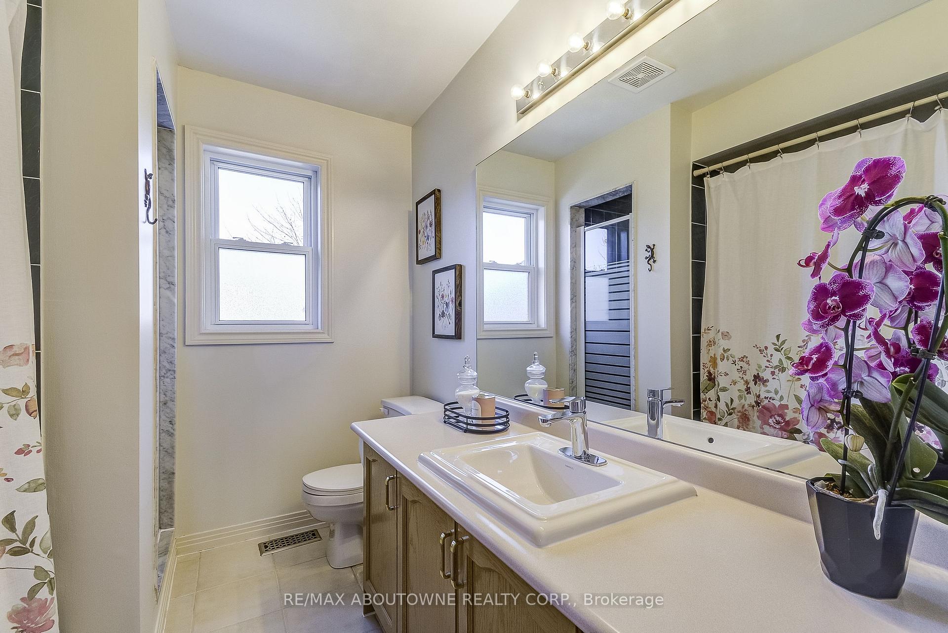 Photo 27 of 57 Niska Drive, Hamilton, Waterdown — HOMEH
