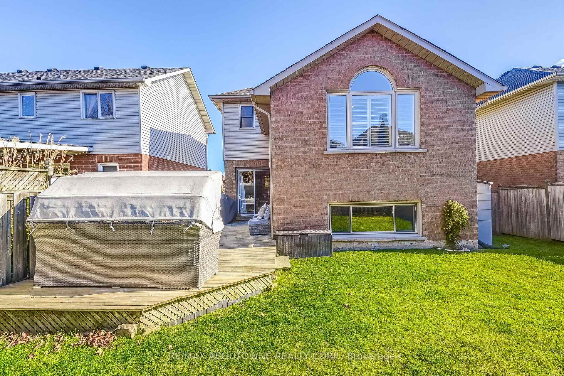Photo 29 of 57 Niska Drive, Hamilton, Waterdown — HOMEH
