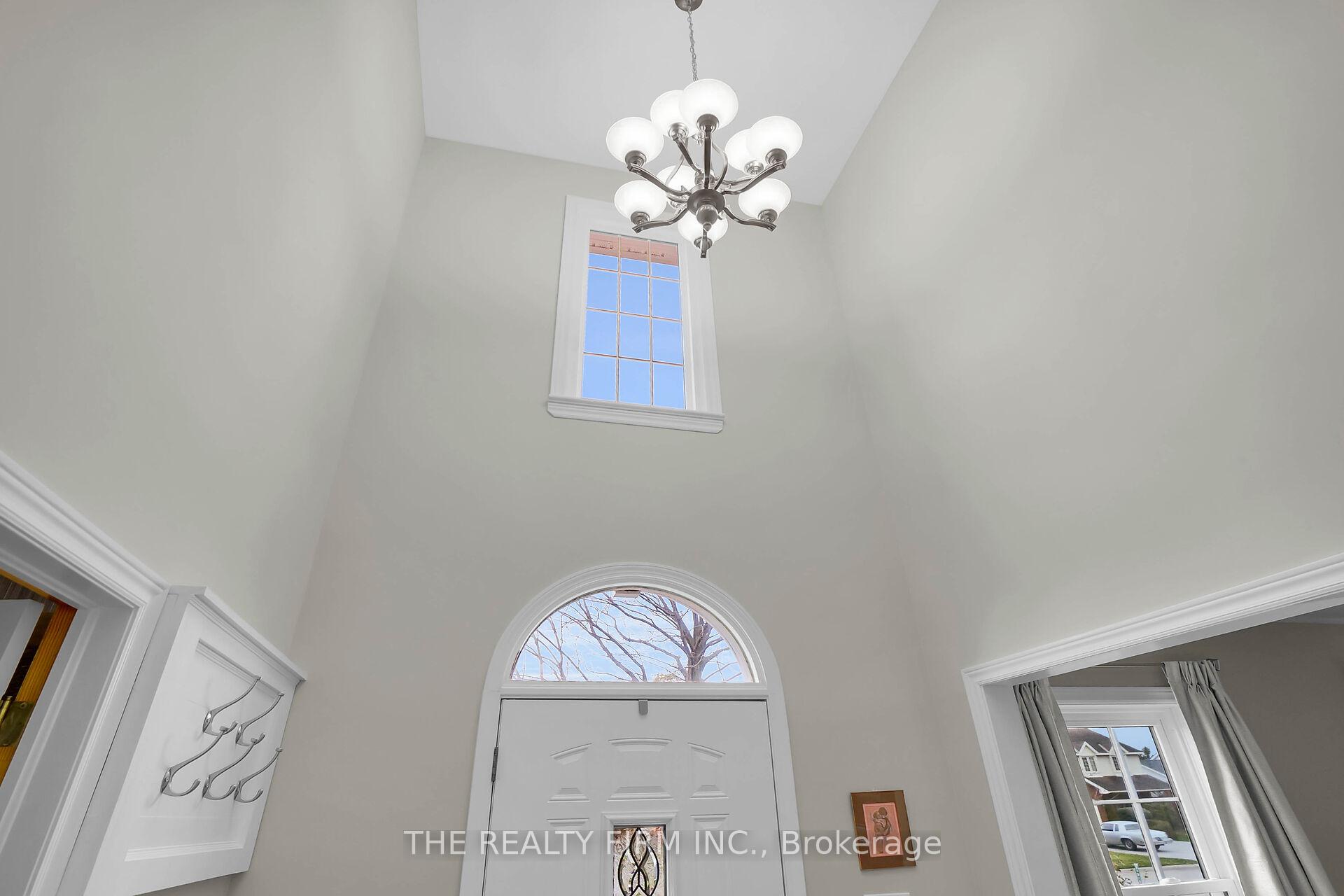 Photo 5 of 30 Cavanaugh Crescent, St. Thomas — HOMEH
