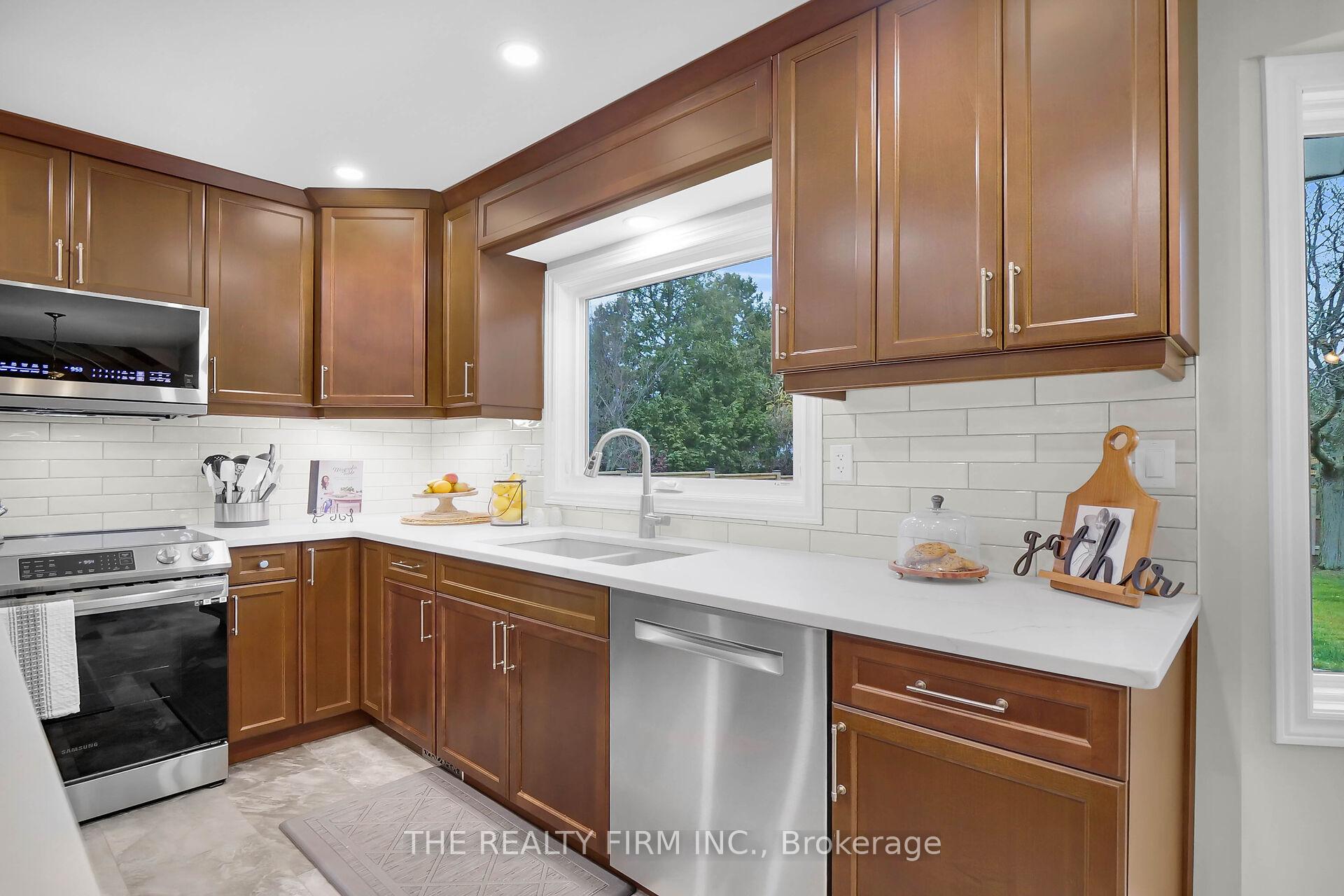 Photo 12 of 30 Cavanaugh Crescent, St. Thomas — HOMEH
