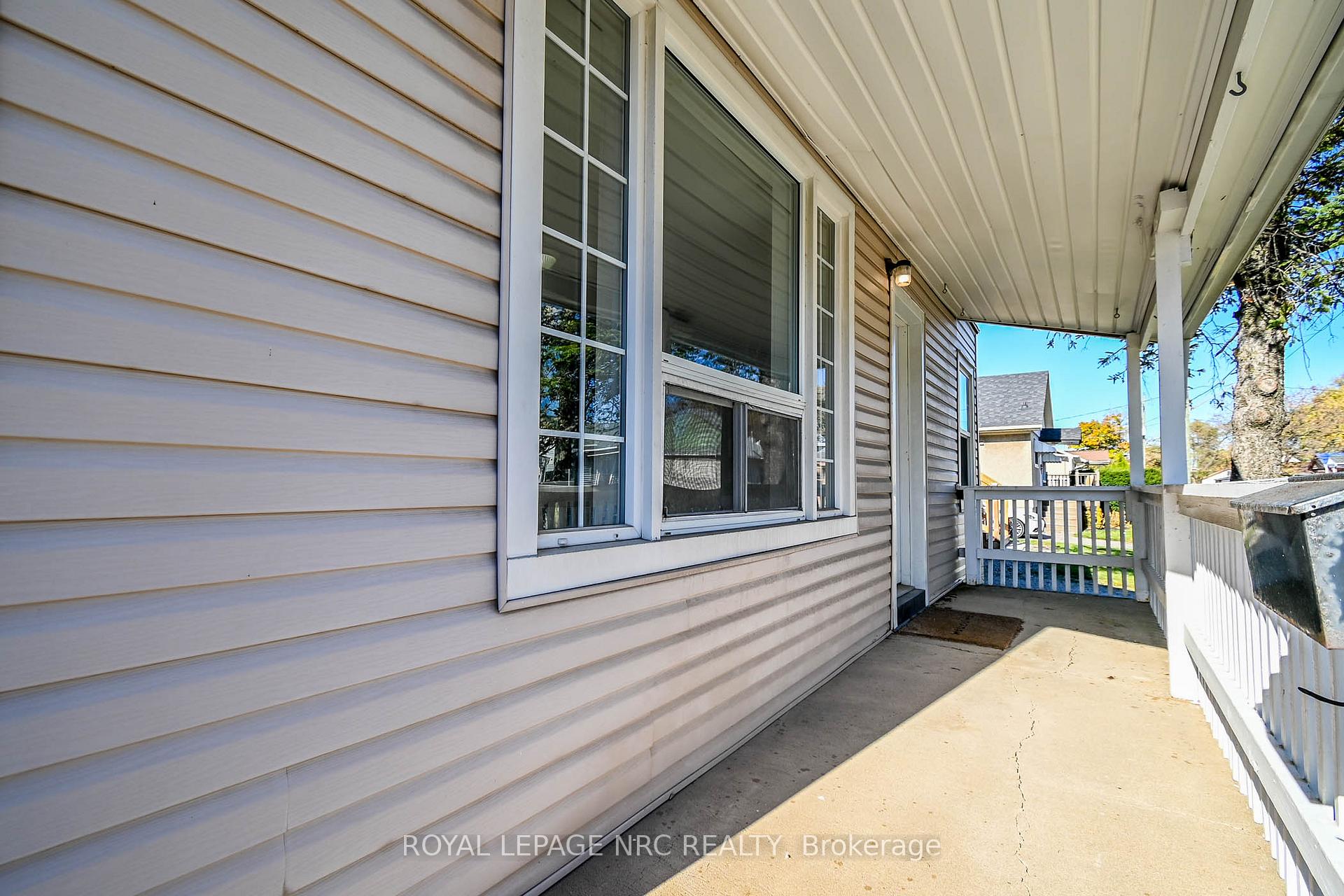 Photo 4 of 5 Sherbourne Street, St. Catharines, Facer — HOMEH