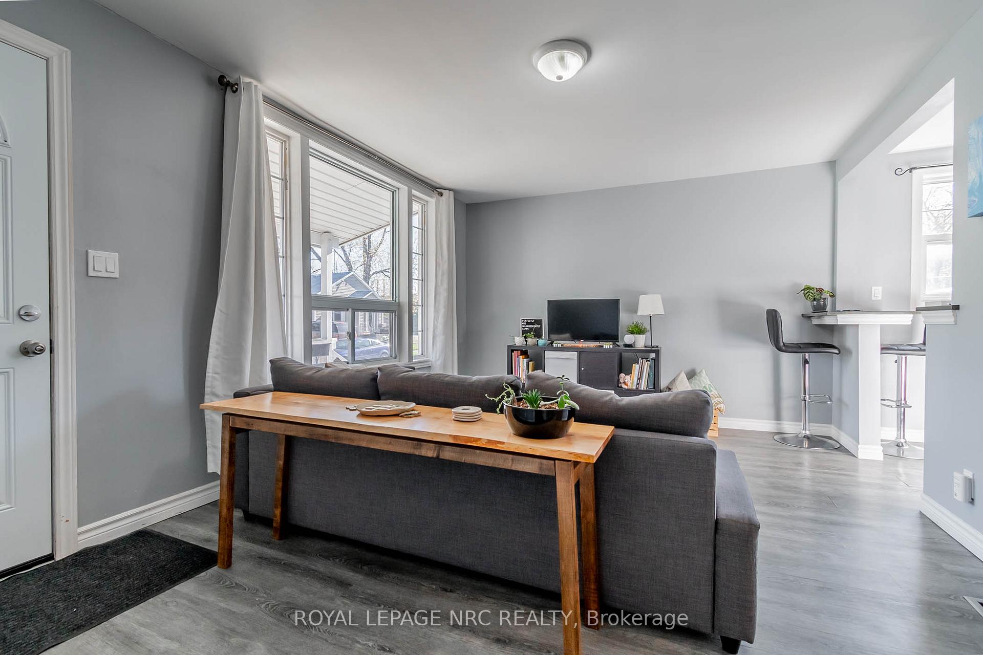 Photo 6 of 5 Sherbourne Street, St. Catharines, Facer — HOMEH
