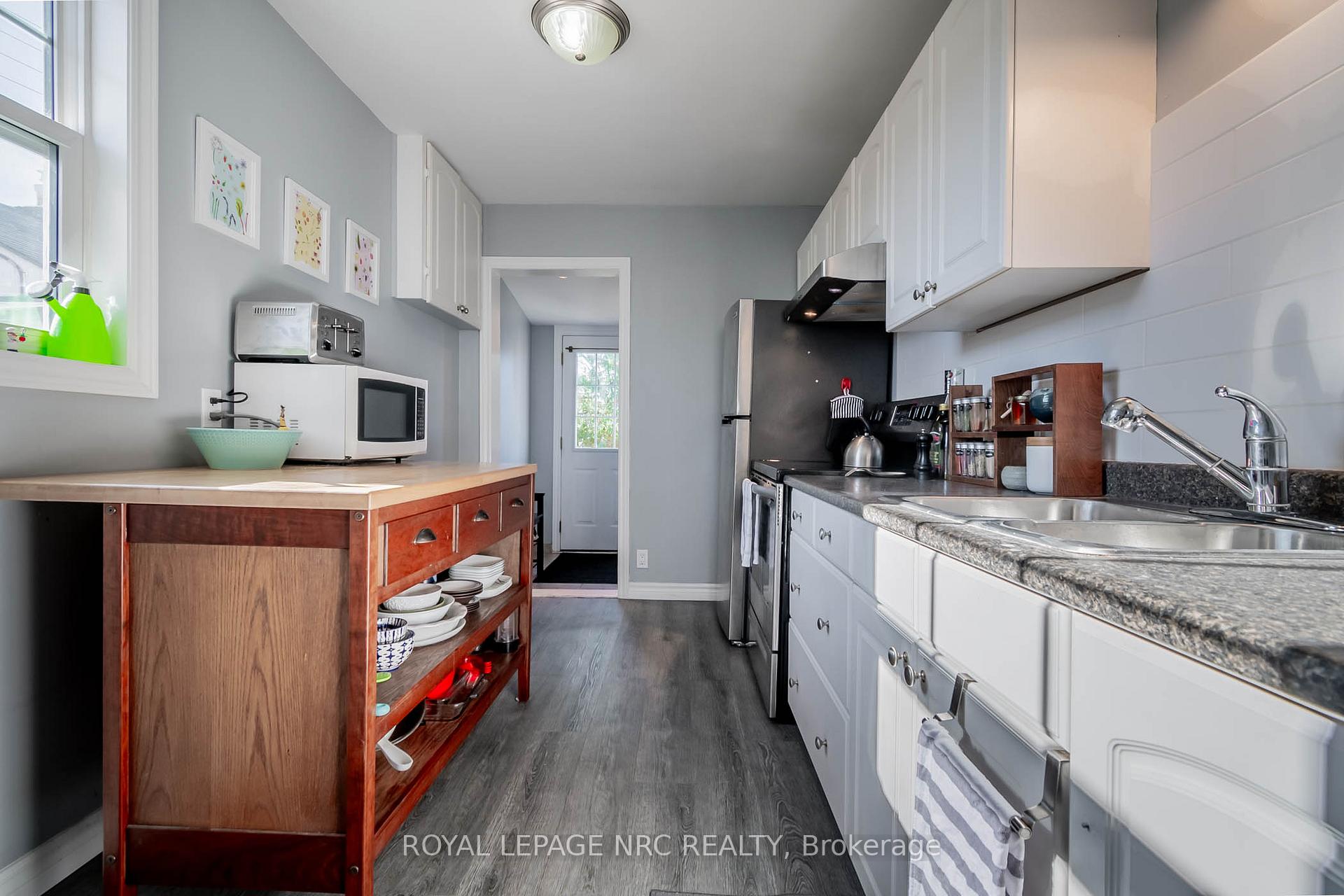Photo 11 of 5 Sherbourne Street, St. Catharines, Facer — HOMEH