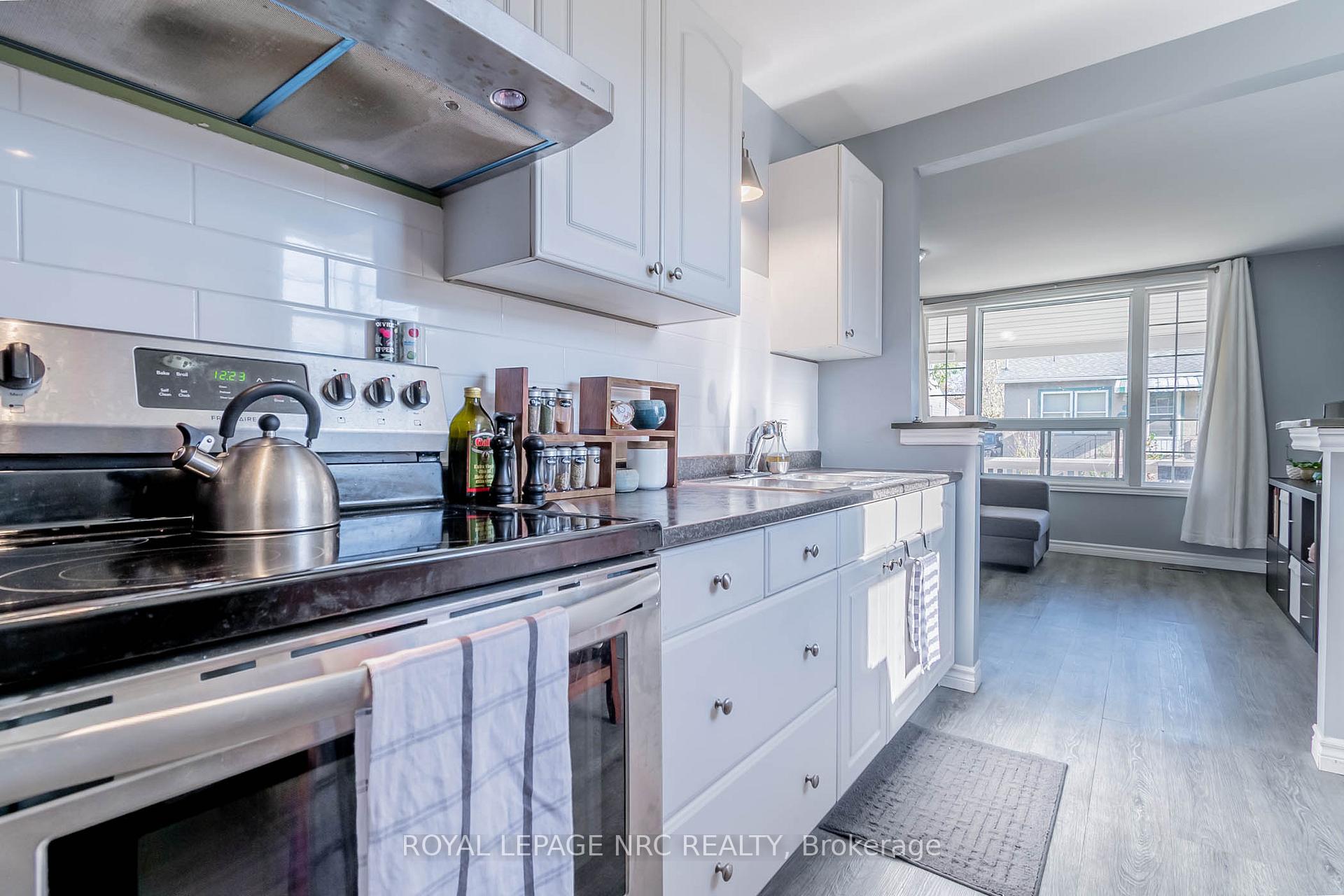Photo 12 of 5 Sherbourne Street, St. Catharines, Facer — HOMEH