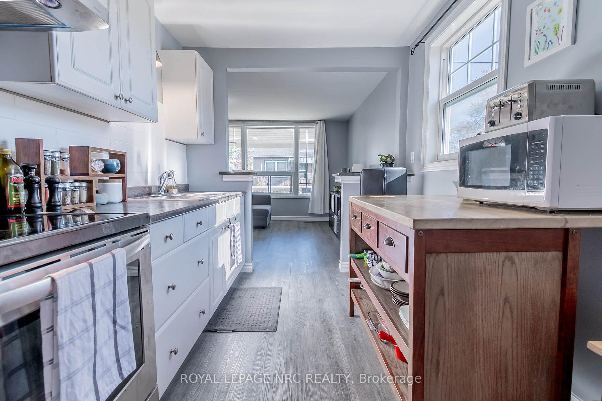 Photo 13 of 5 Sherbourne Street, St. Catharines, Facer — HOMEH