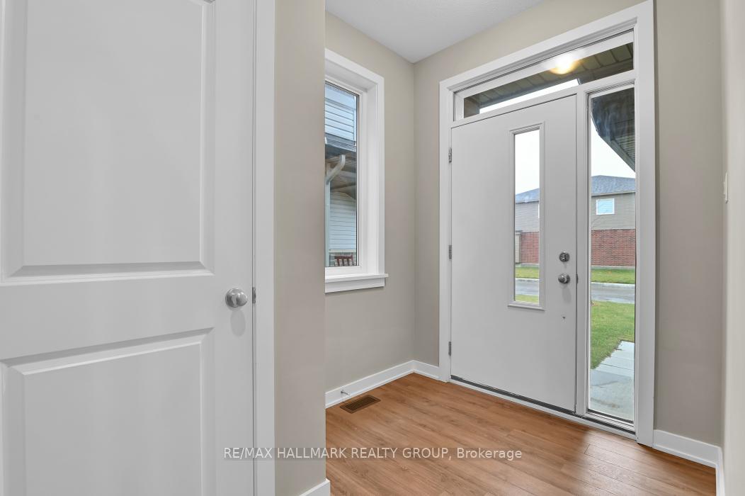 Photo 4 of 804 Sendero Way, Ottawa, Remainder of Stittsville & Area — HOMEH