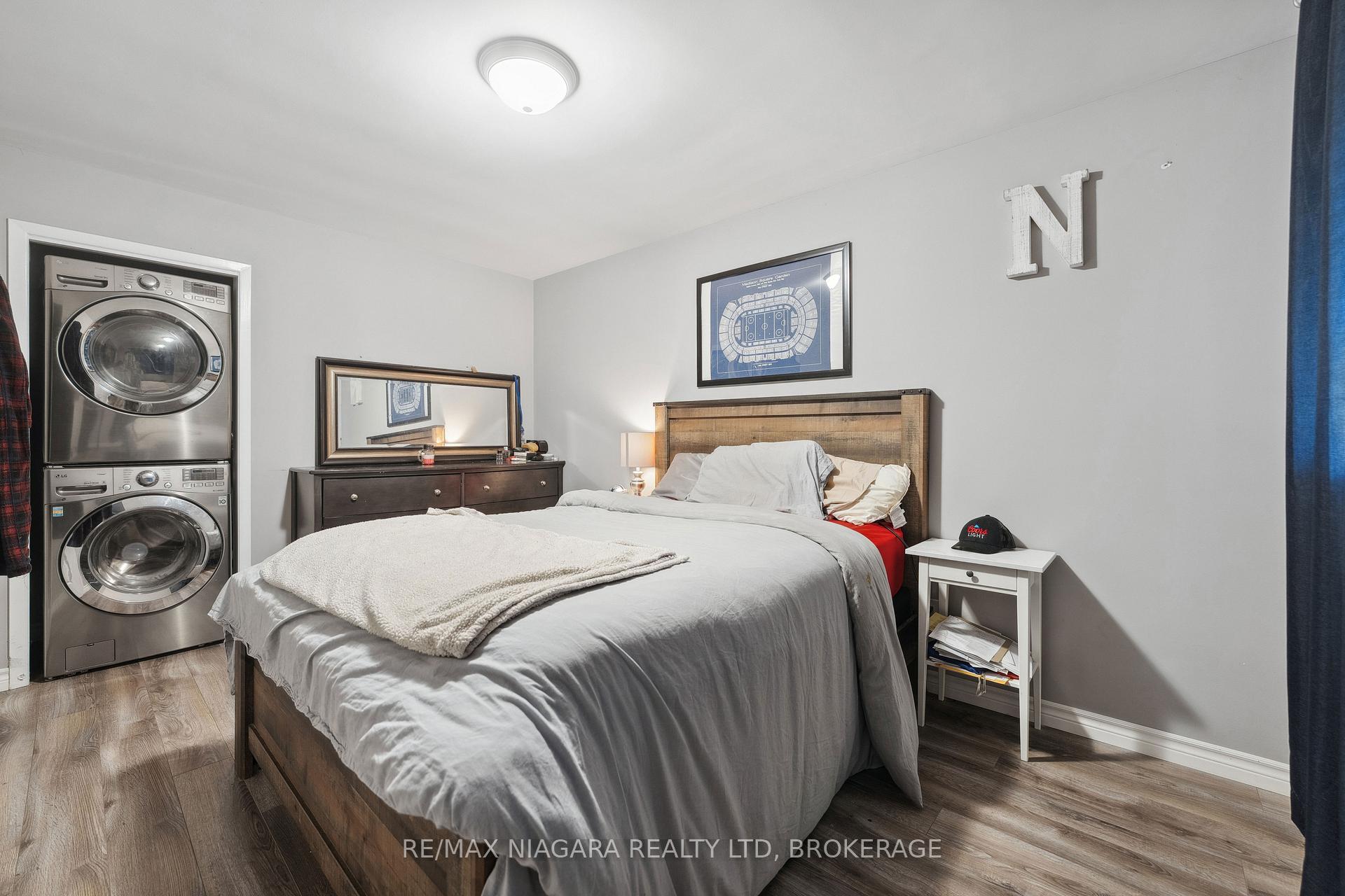 Photo 13 of 8 Trinity Circle, St. Catharines, Lakeport — HOMEH