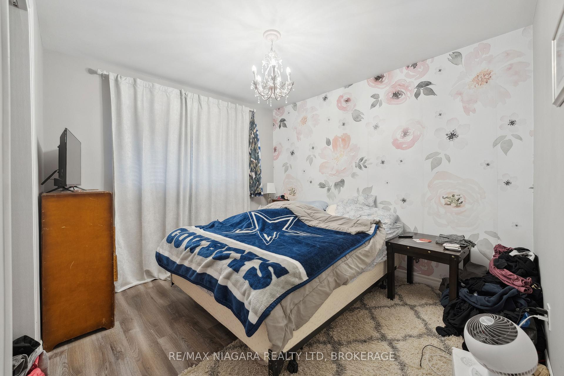 Photo 14 of 8 Trinity Circle, St. Catharines, Lakeport — HOMEH