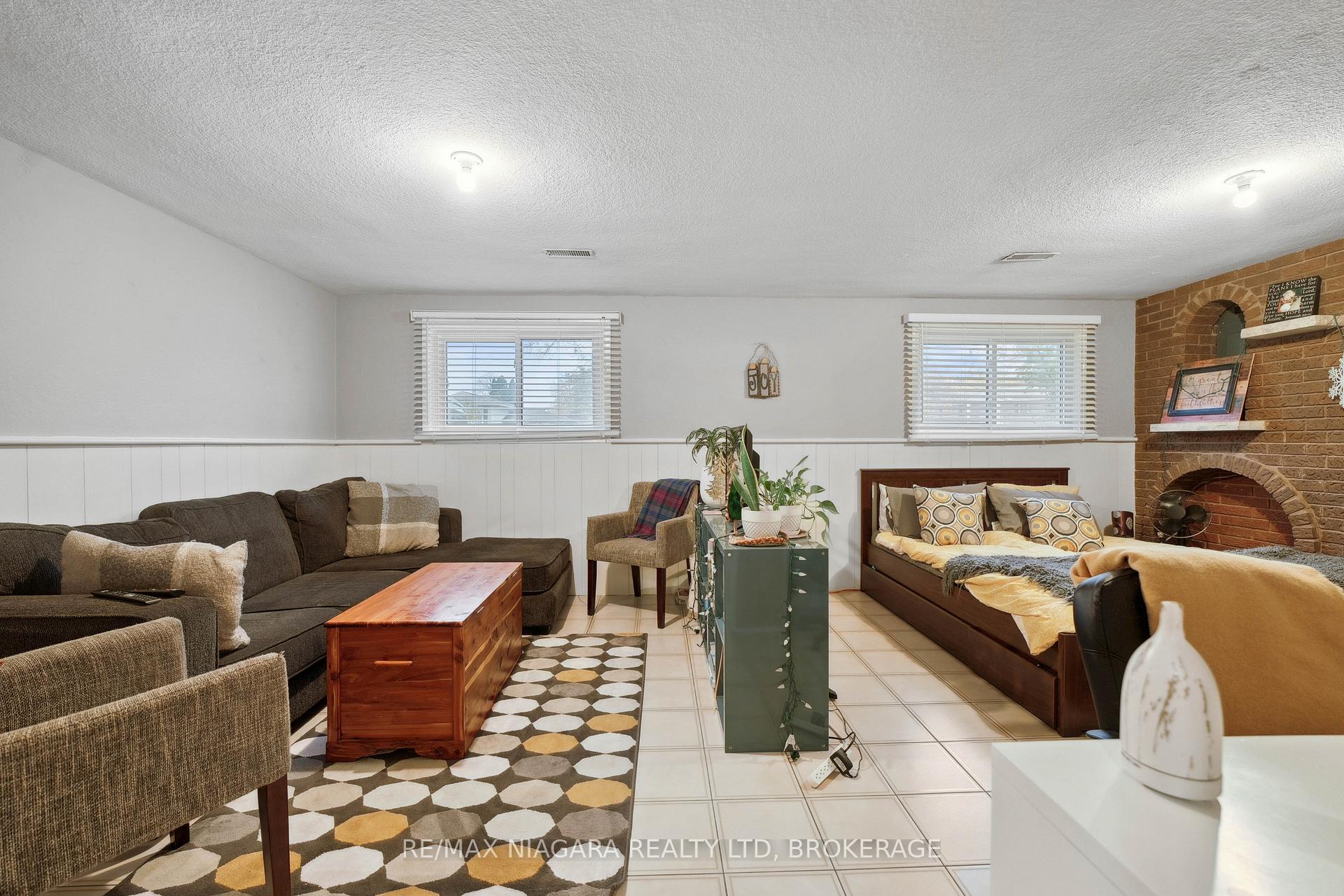 Photo 21 of 8 Trinity Circle, St. Catharines, Lakeport — HOMEH