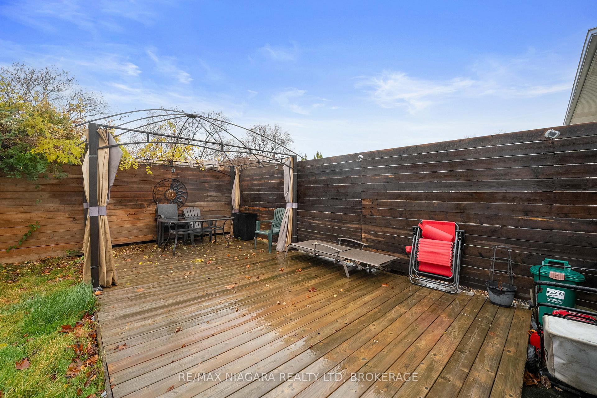Photo 26 of 8 Trinity Circle, St. Catharines, Lakeport — HOMEH