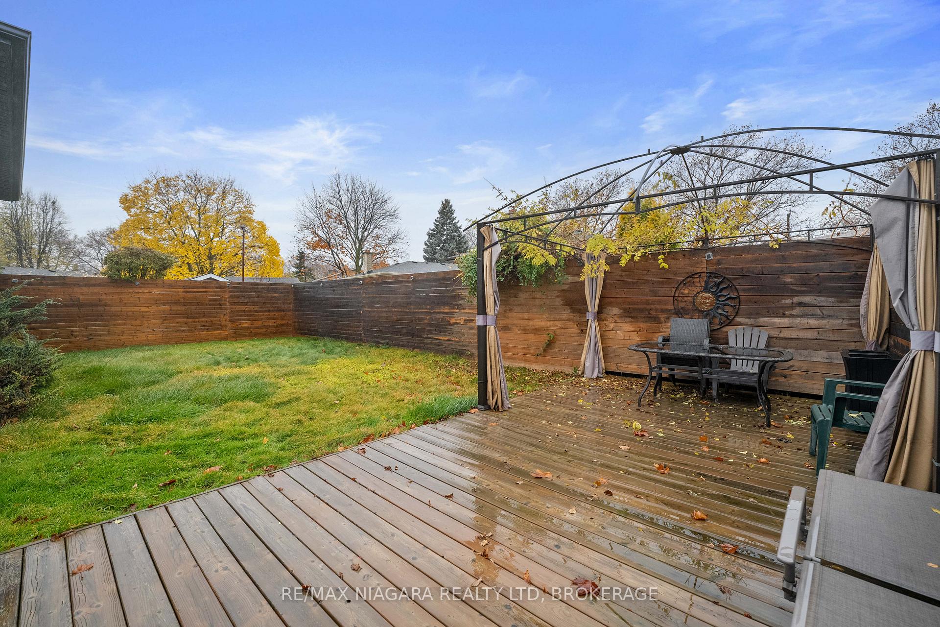 Photo 27 of 8 Trinity Circle, St. Catharines, Lakeport — HOMEH