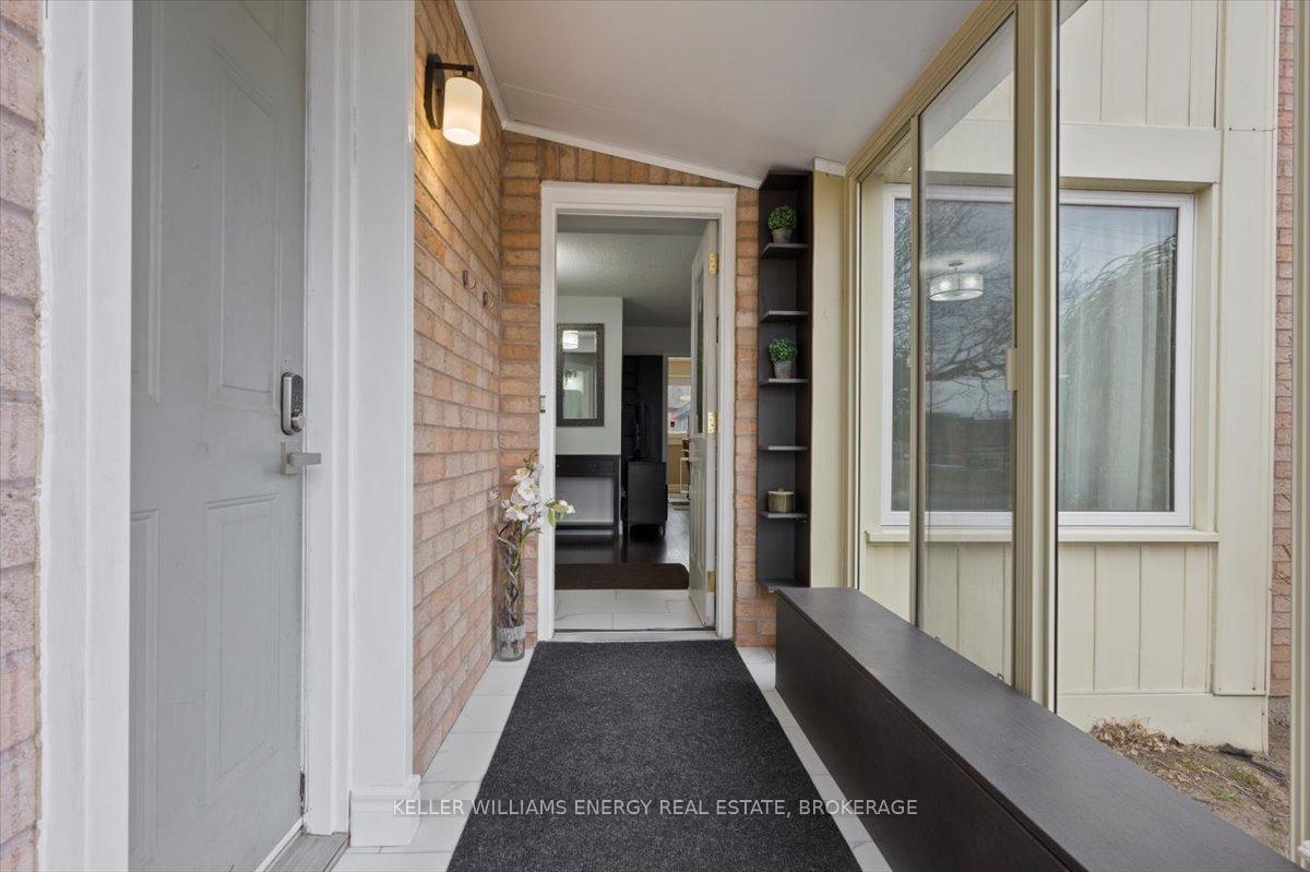 Photo 5 of 667 Monarch Avenue, Ajax, South West — HOMEH