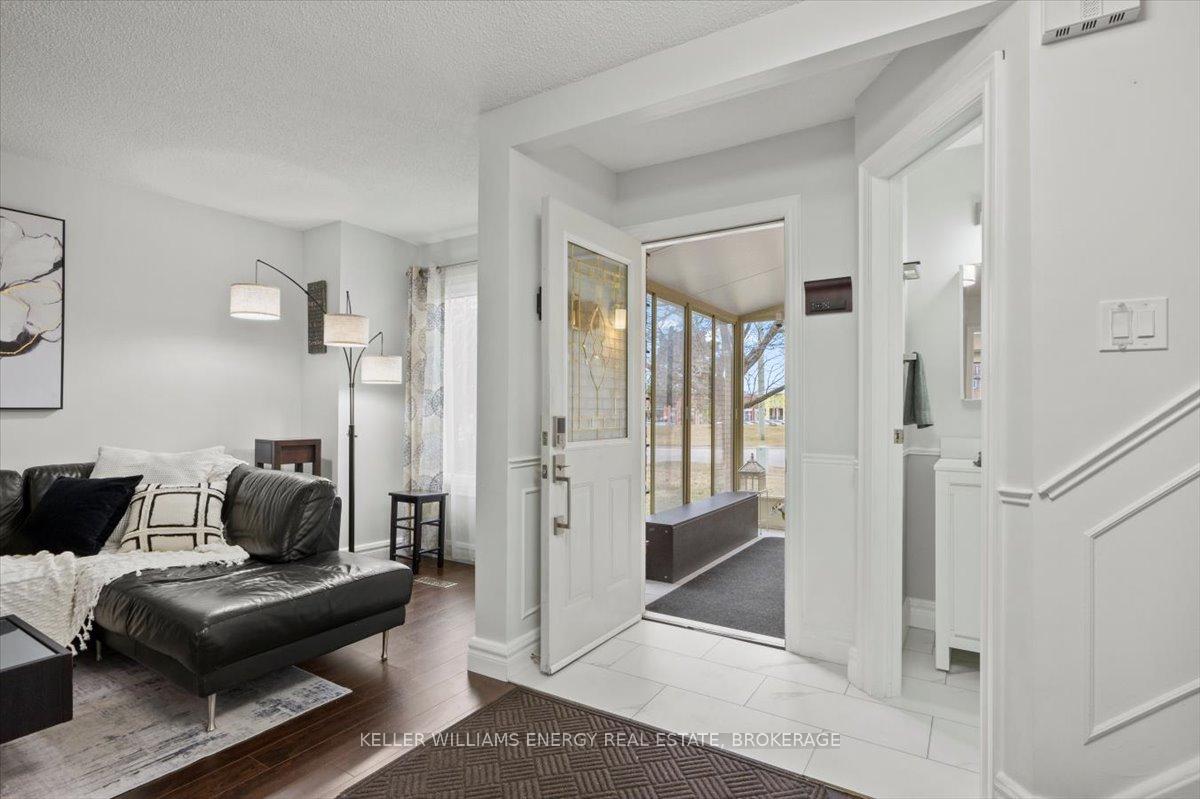 Photo 7 of 667 Monarch Avenue, Ajax, South West — HOMEH