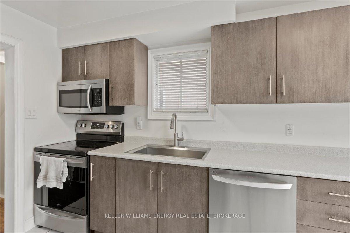 Photo 15 of 667 Monarch Avenue, Ajax, South West — HOMEH