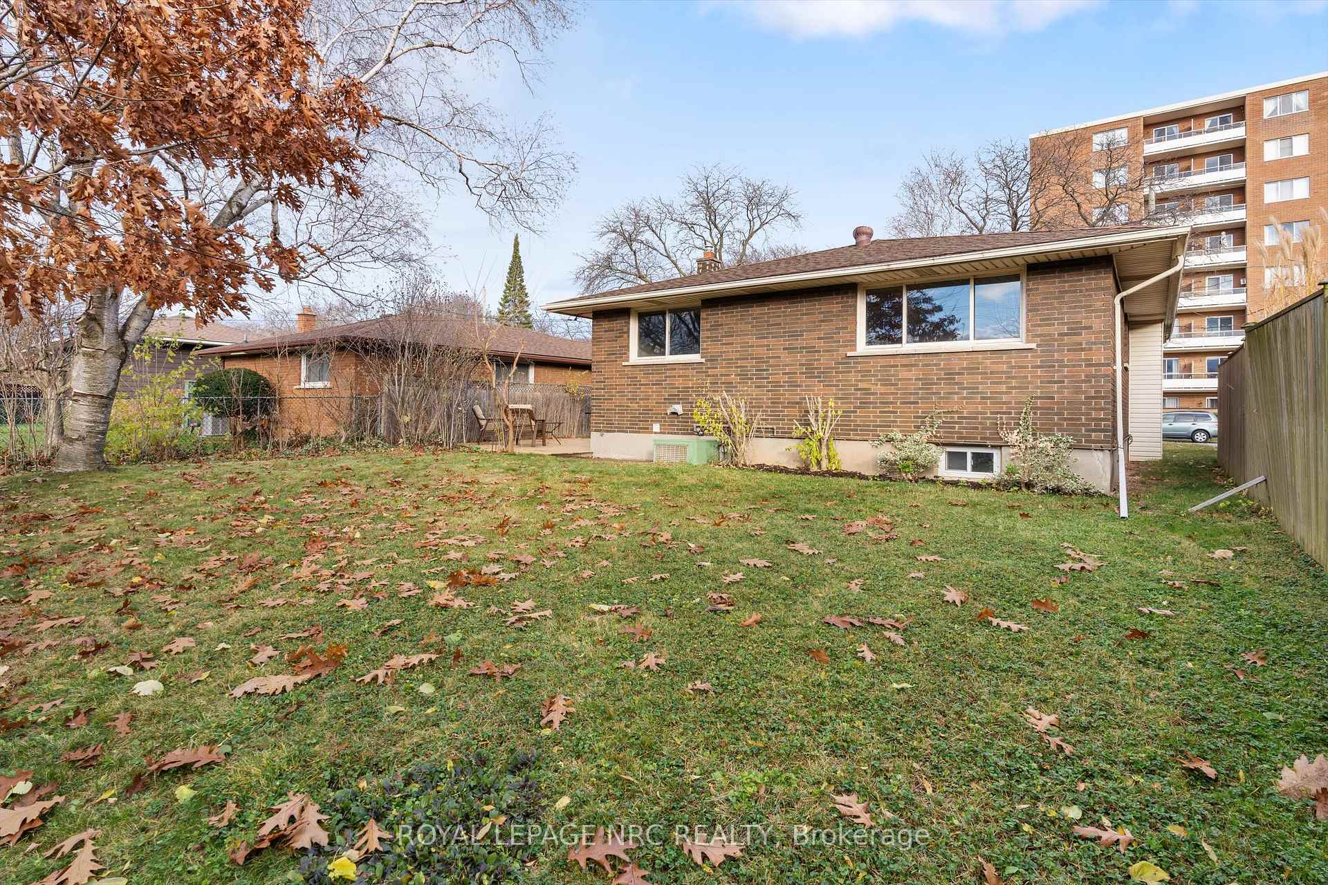 Photo 5 of 65 Windward Street, St. Catharines, Carlton/Bunting — HOMEH
