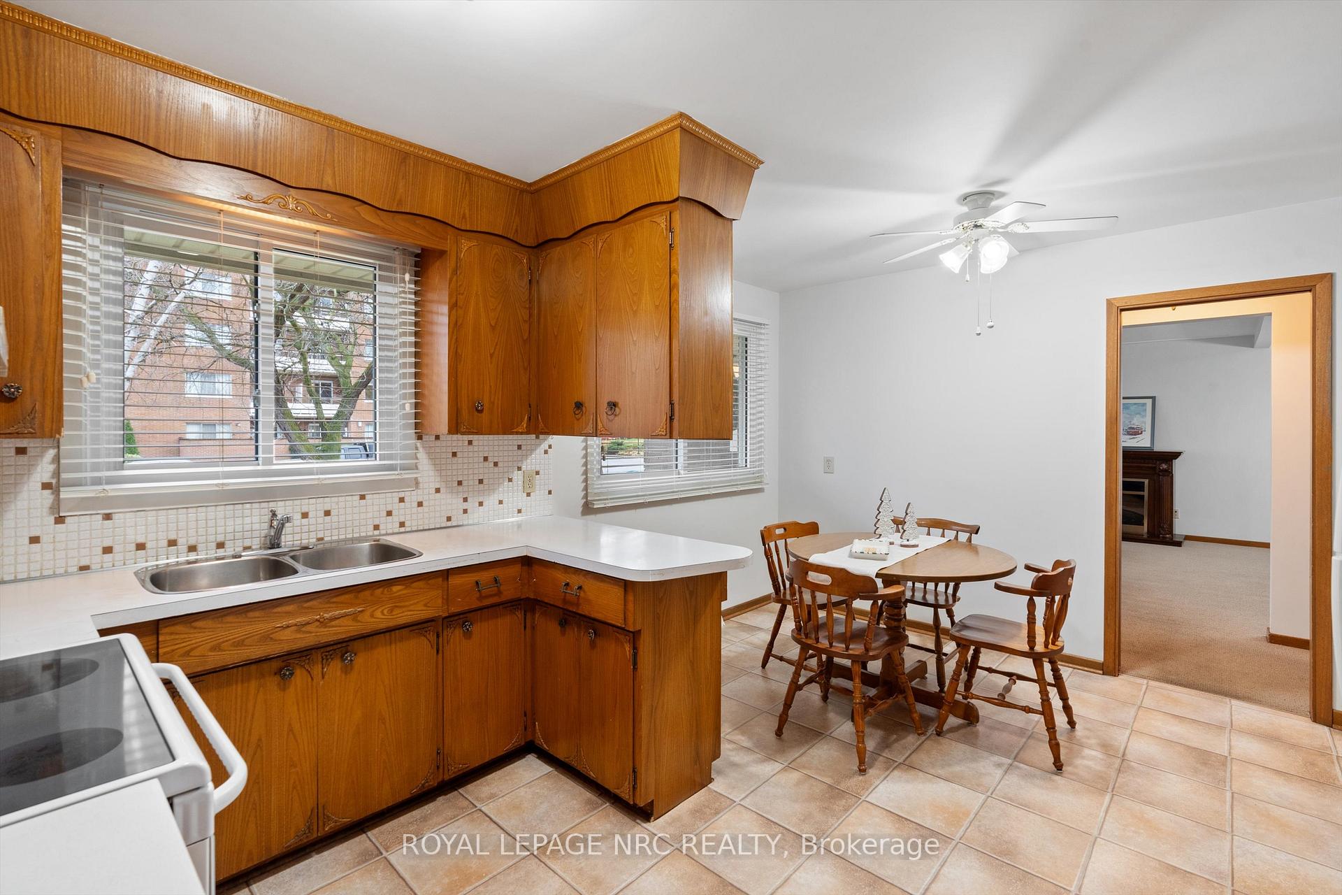Photo 11 of 65 Windward Street, St. Catharines, Carlton/Bunting — HOMEH