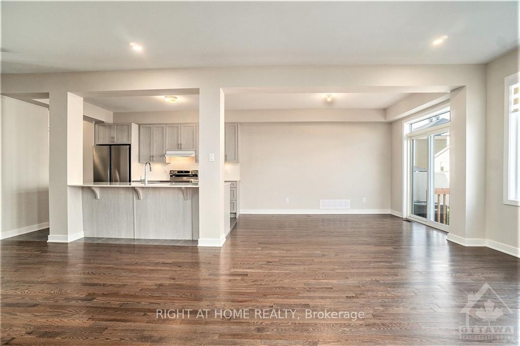 Photo 11 of 128 Hackamore Crescent, Ottawa, Goulbourn Twp From Franktown Rd/South To Rideau — HOMEH
