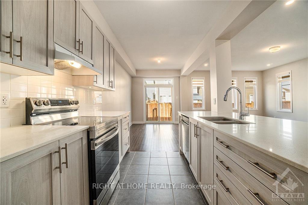 Photo 13 of 128 Hackamore Crescent, Ottawa, Goulbourn Twp From Franktown Rd/South To Rideau — HOMEH