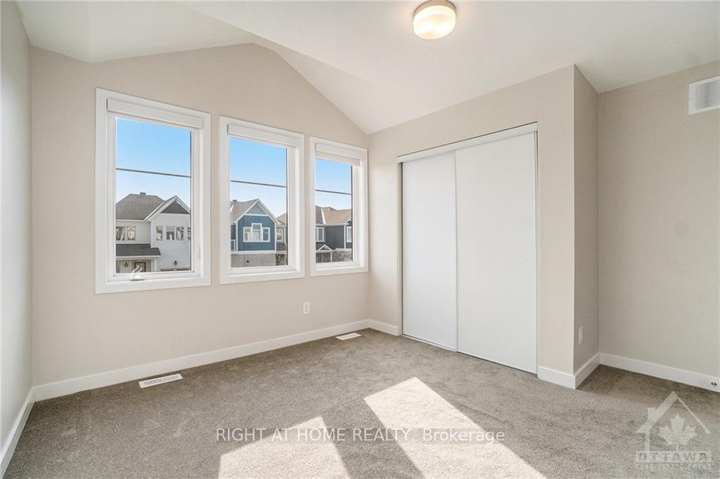 Photo 22 of 128 Hackamore Crescent, Ottawa, Goulbourn Twp From Franktown Rd/South To Rideau — HOMEH