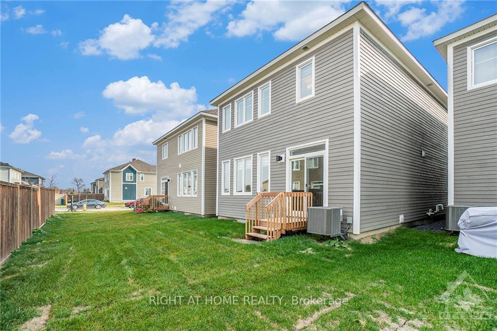 Photo 28 of 128 Hackamore Crescent, Ottawa, Goulbourn Twp From Franktown Rd/South To Rideau — HOMEH