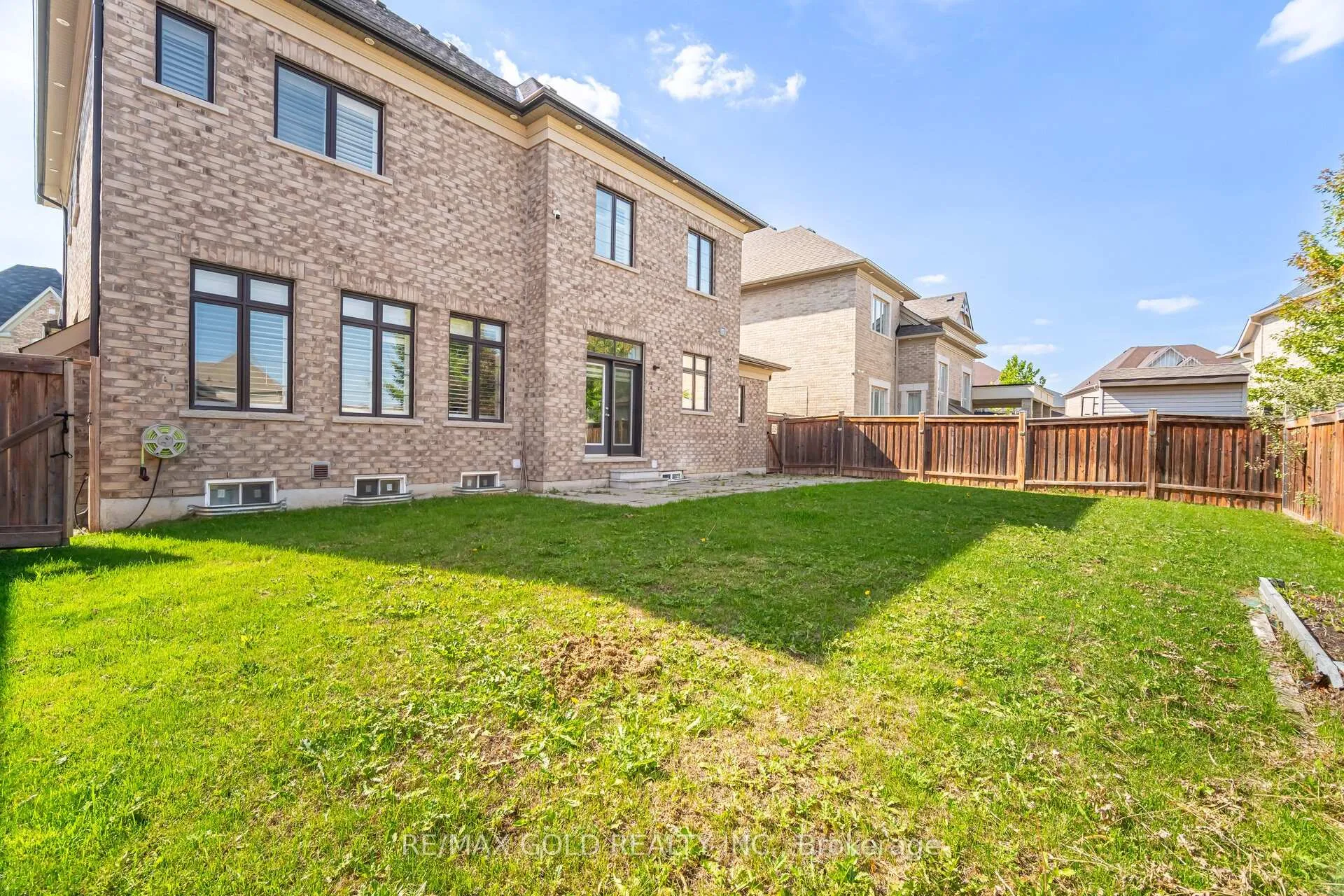 Photo 24 of 3 Sister Oreilly Road, Brampton, Toronto Gore Rural Estate — HOMEH