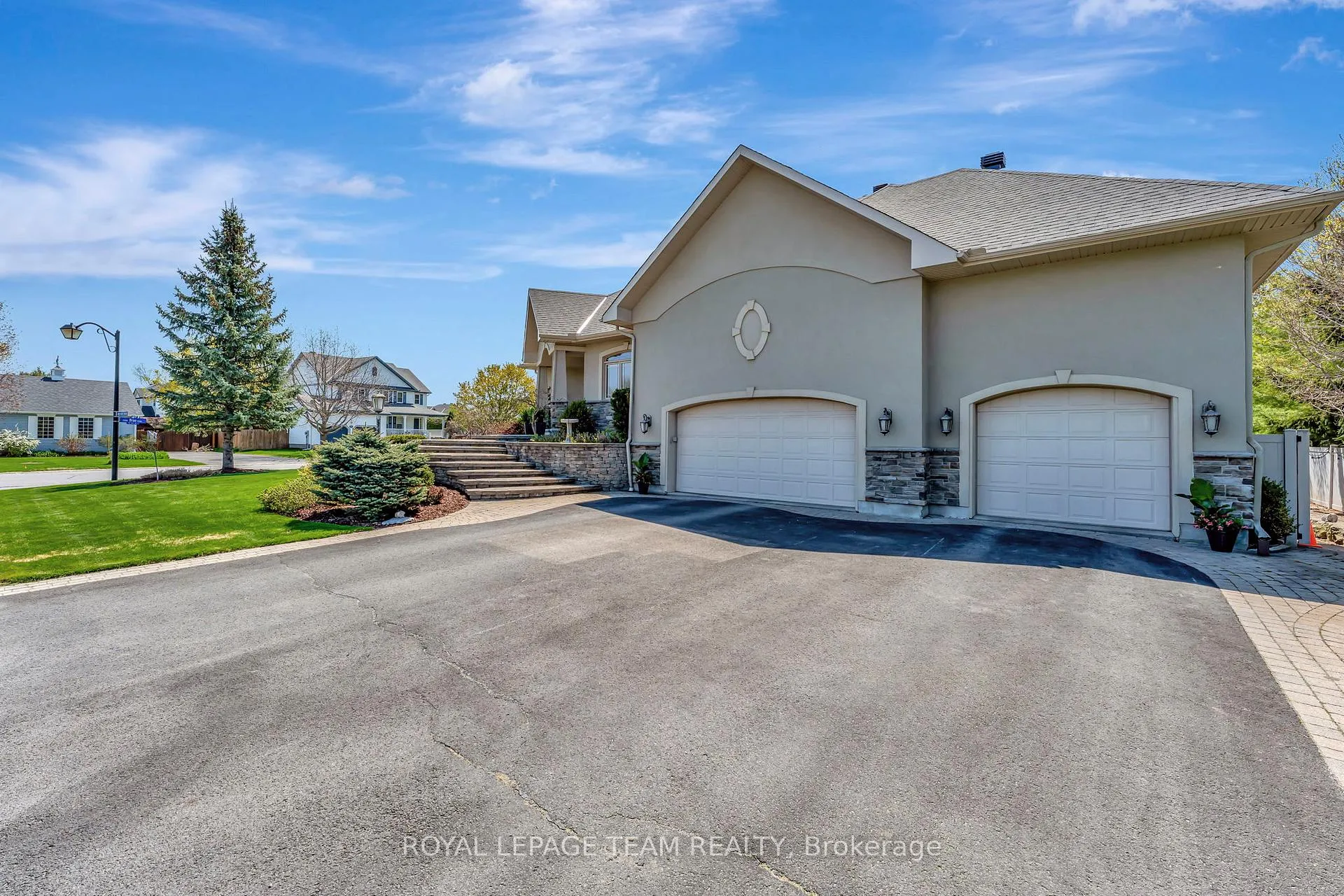 Photo 3 of 2 Beechgrove Gardens, Ottawa, Stittsville (South) — HOMEH