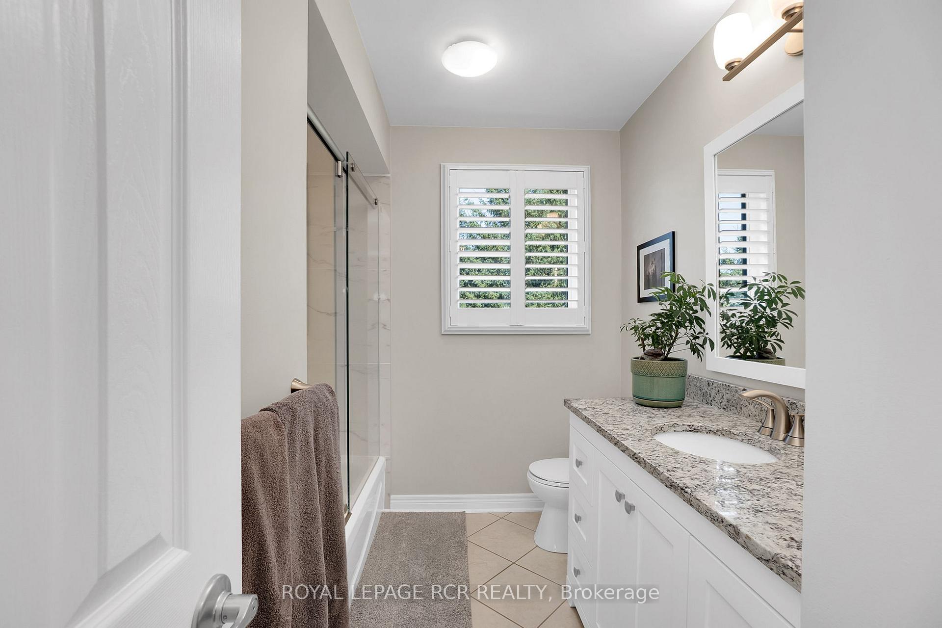Photo 17 of 27 Westview Crescent, Caledon, Palgrave — HOMEH