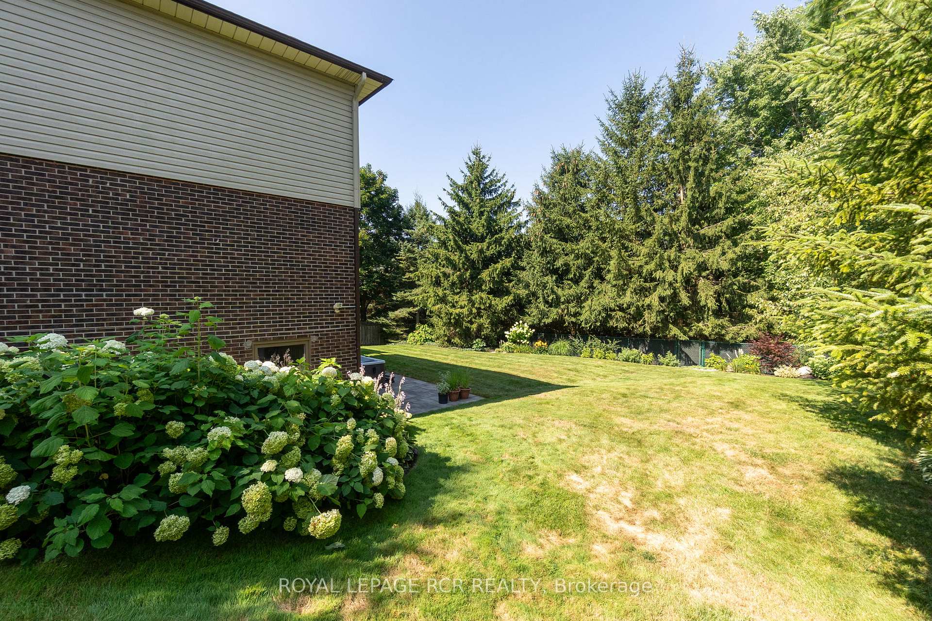 Photo 23 of 27 Westview Crescent, Caledon, Palgrave — HOMEH