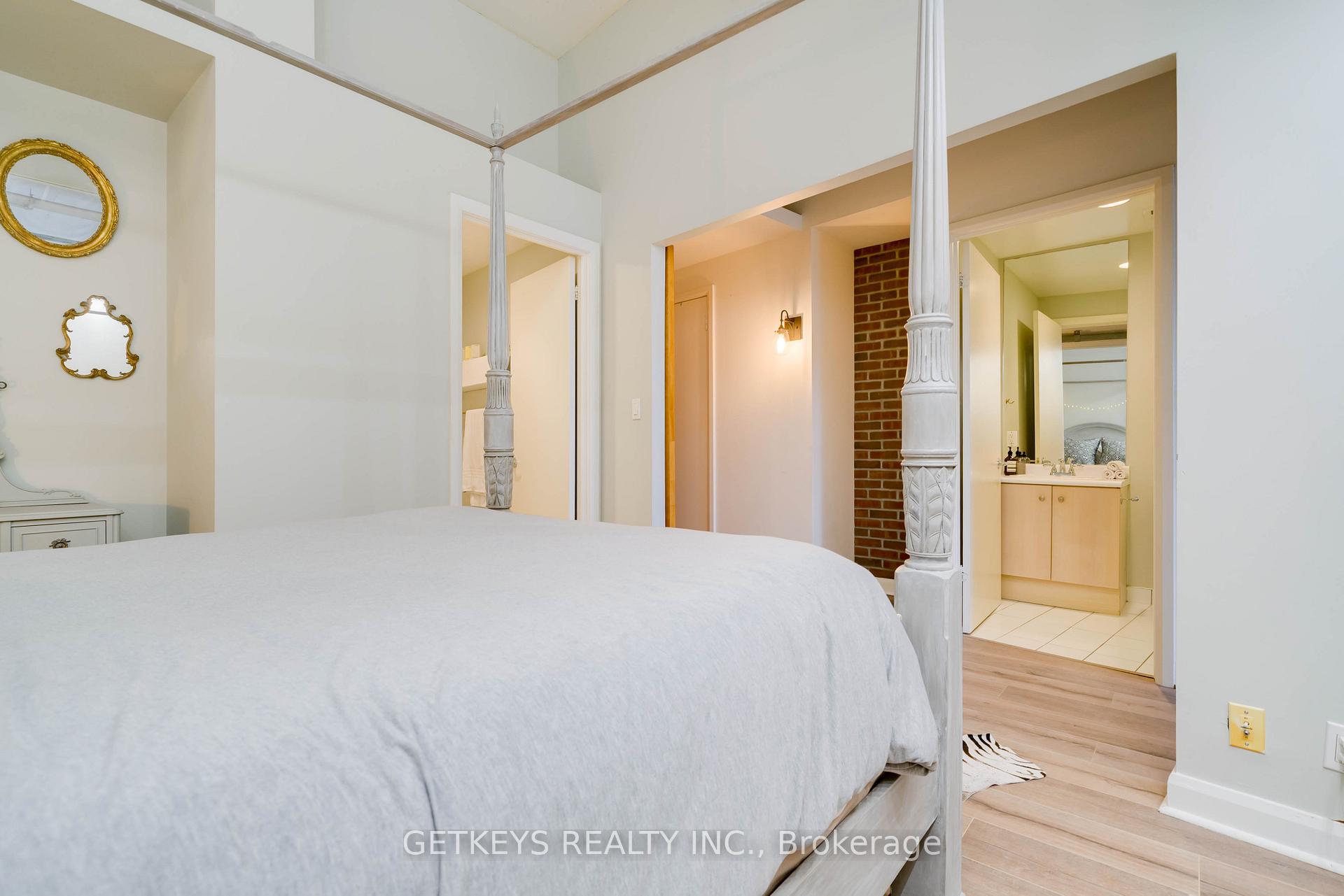 Photo 5 of Unit 908, 700 King Street, Toronto, Niagara — HOMEH