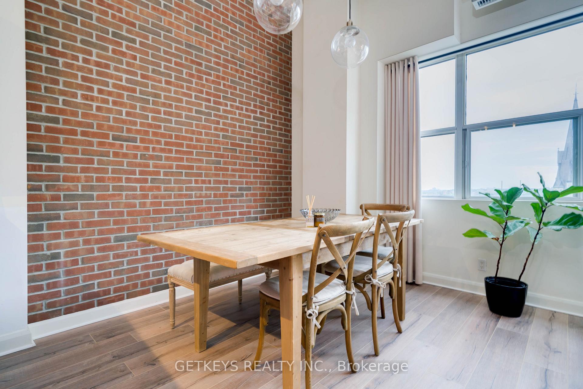 Photo 12 of Unit 908, 700 King Street, Toronto, Niagara — HOMEH