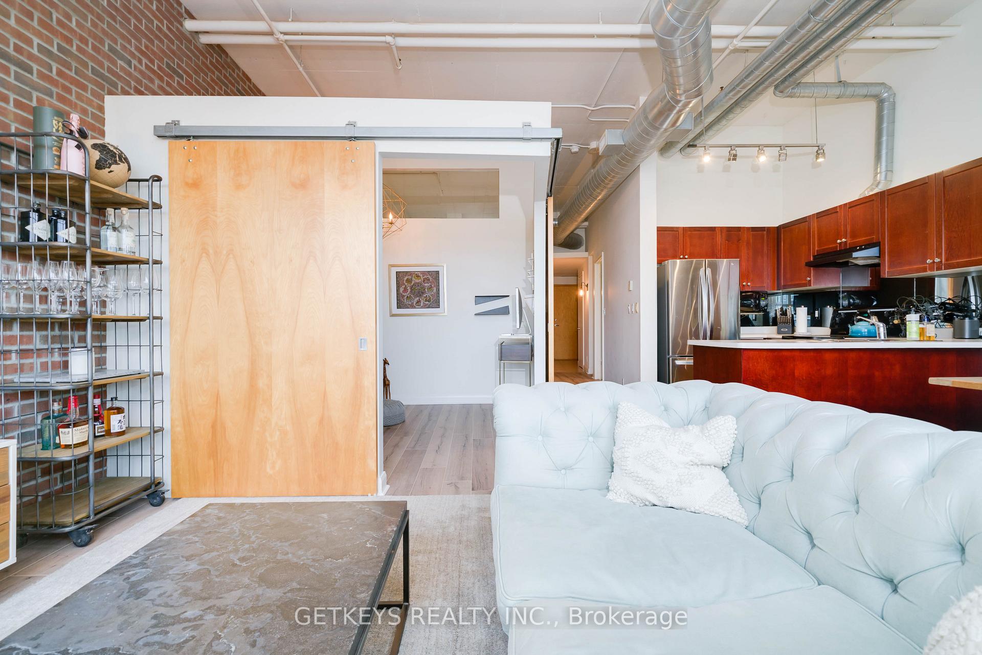 Photo 19 of Unit 908, 700 King Street, Toronto, Niagara — HOMEH