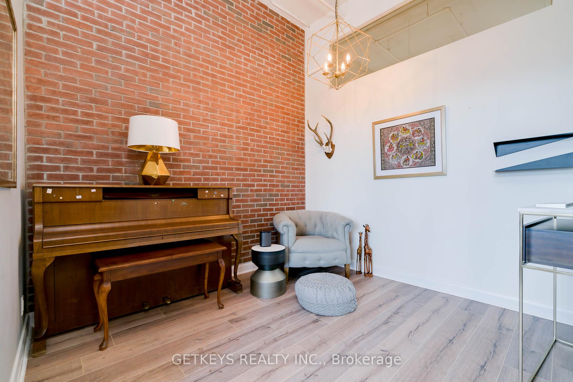 Photo 20 of Unit 908, 700 King Street, Toronto, Niagara — HOMEH