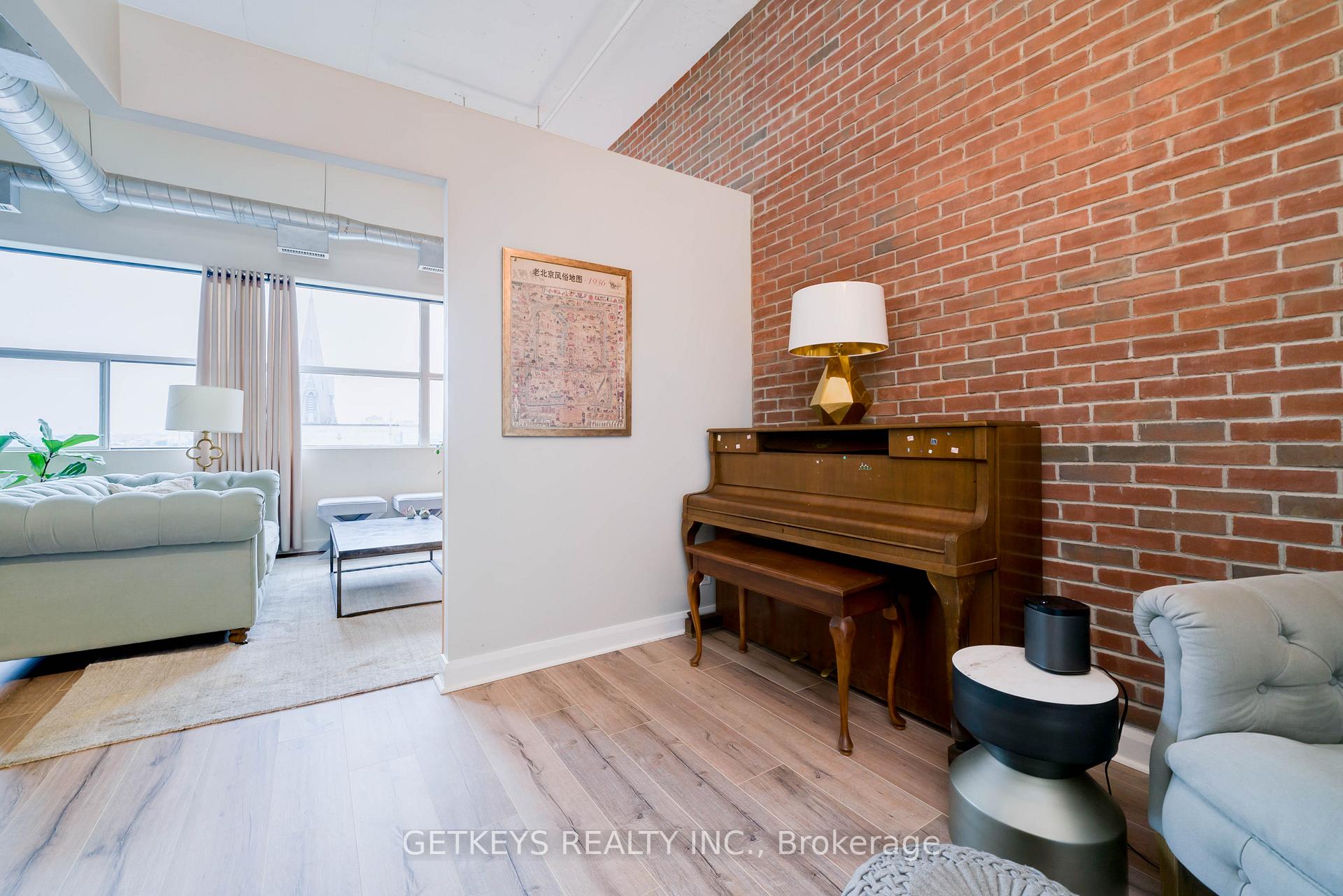 Photo 22 of Unit 908, 700 King Street, Toronto, Niagara — HOMEH