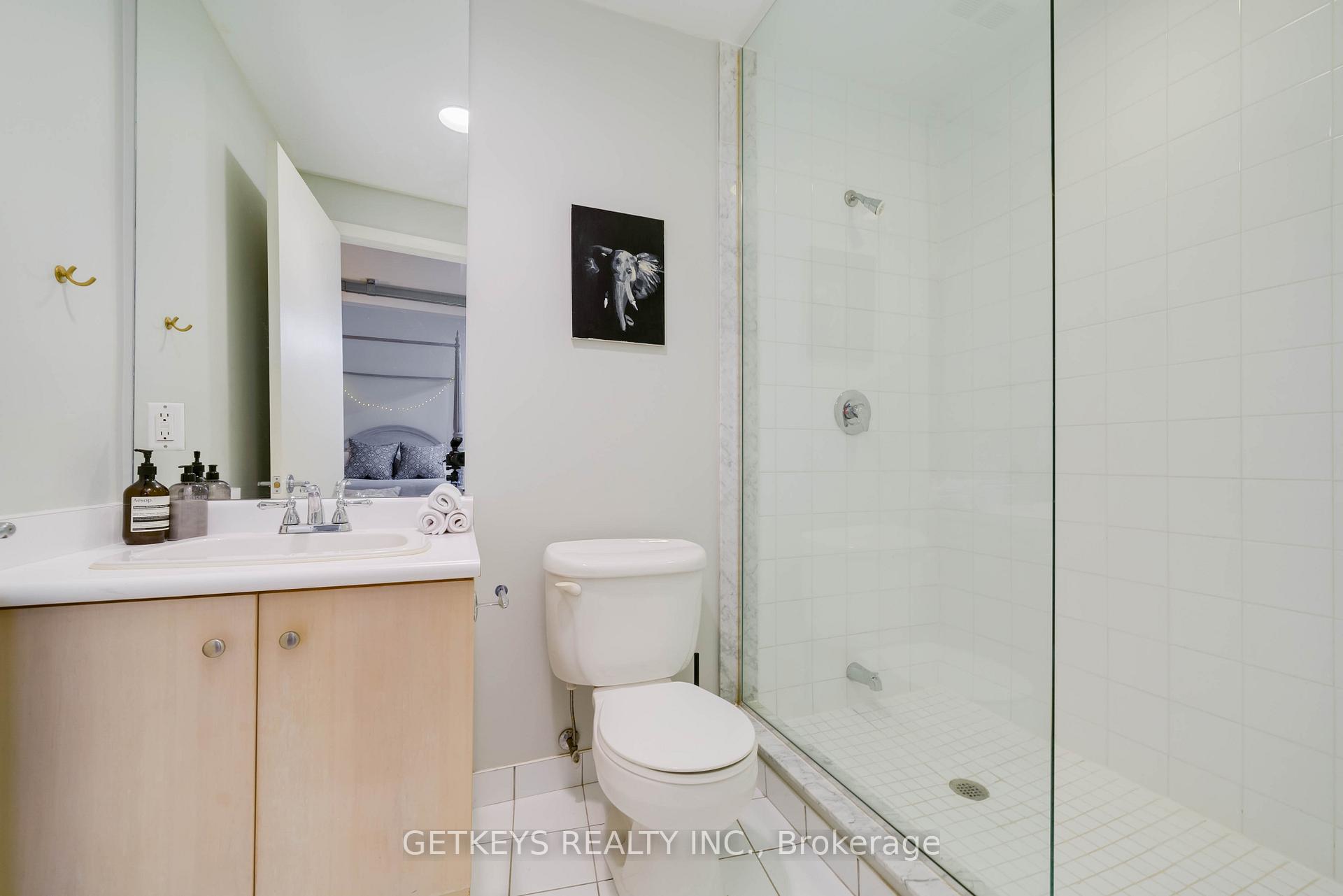 Photo 23 of Unit 908, 700 King Street, Toronto, Niagara — HOMEH