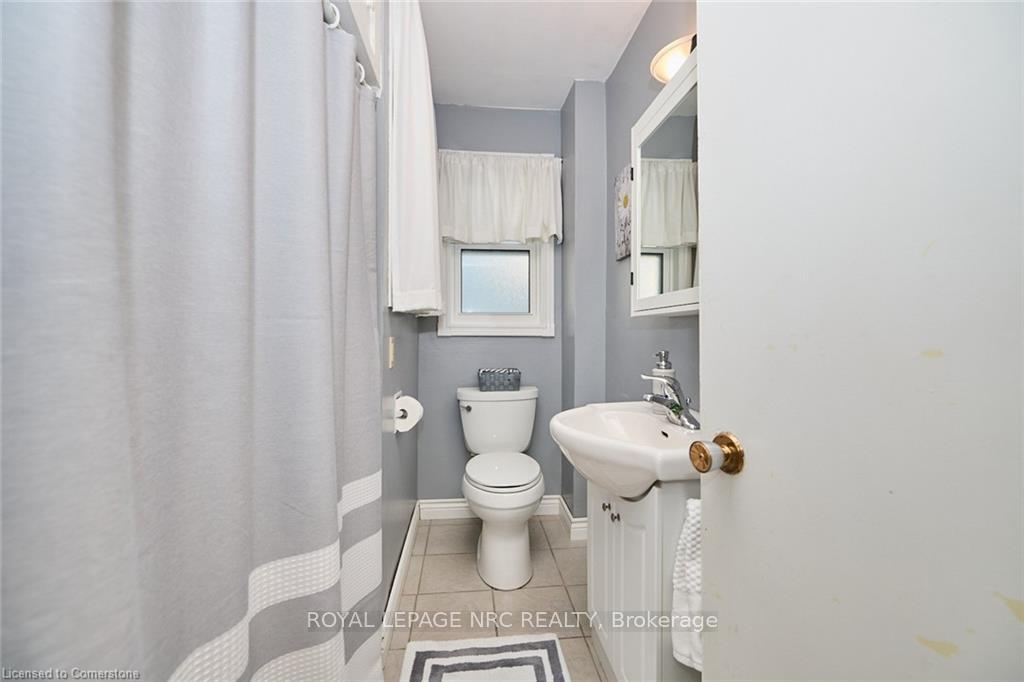 Photo 11 of 37 Shakespeare Avenue, St. Catharines, Haig — HOMEH