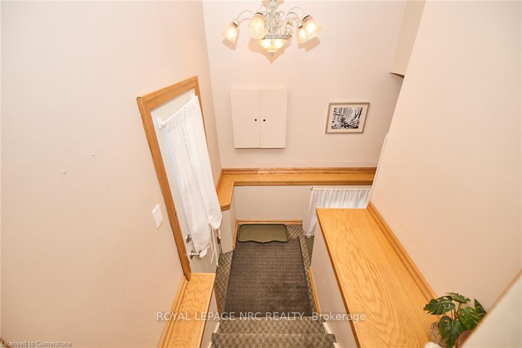 Photo 15 of 37 Shakespeare Avenue, St. Catharines, Haig — HOMEH