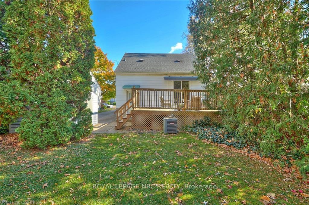 Photo 24 of 37 Shakespeare Avenue, St. Catharines, Haig — HOMEH