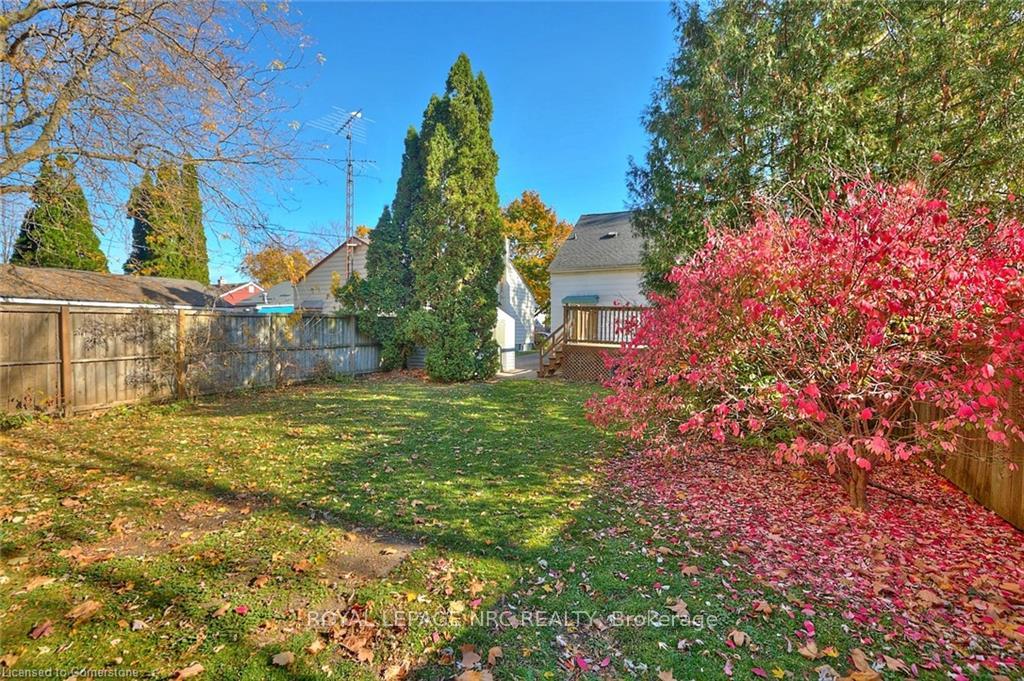 Photo 25 of 37 Shakespeare Avenue, St. Catharines, Haig — HOMEH