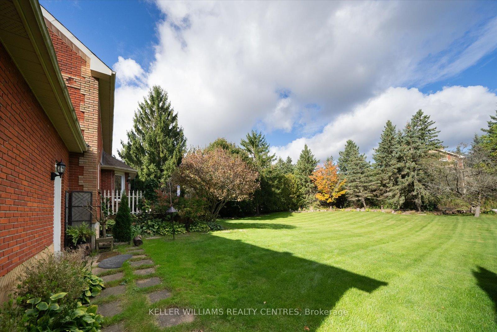 Photo 36 of 312 Aurora Heights Drive, Aurora, Aurora Heights — HOMEH