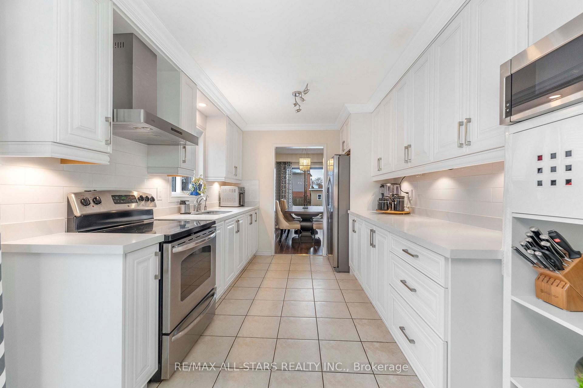 Photo 9 of 39 Kyle Crescent, Georgina, Keswick North — HOMEH